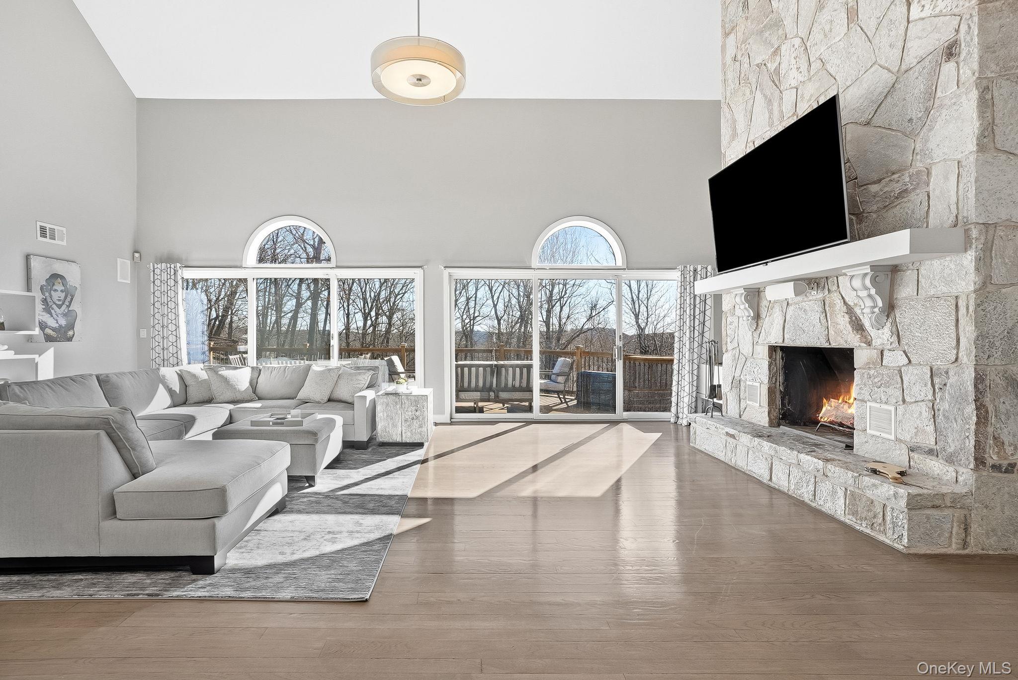 #9 photo, 2 Hemlock Rise, Armonk , NY 10504