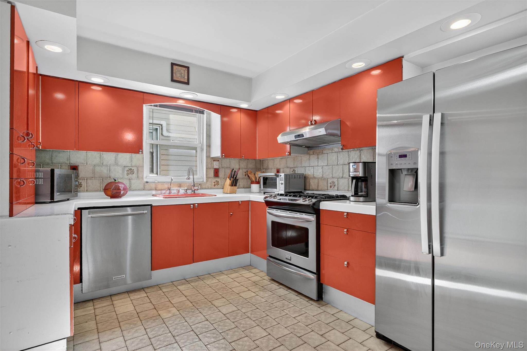 #11 photo, 2727 Matthews Avenue, 브롱크스 Bronx , NY 10467