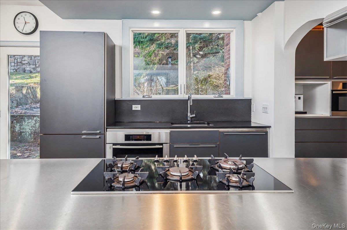 #18 photo, 61 Pinecrest Drive, Hastings-on-Hudson , NY 10706