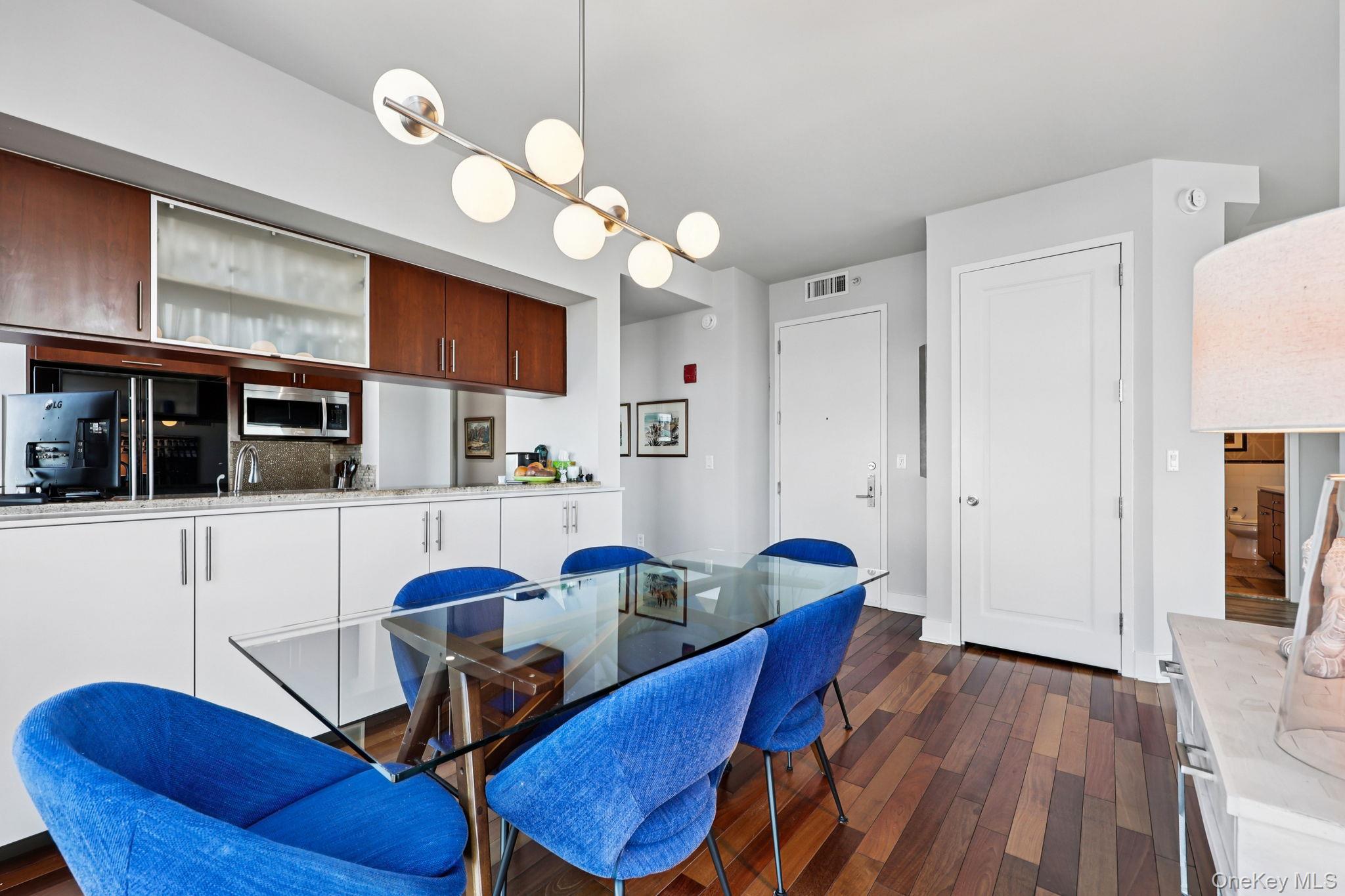 #13 photo, 175 Huguenot Street, New Rochelle , NY 10801