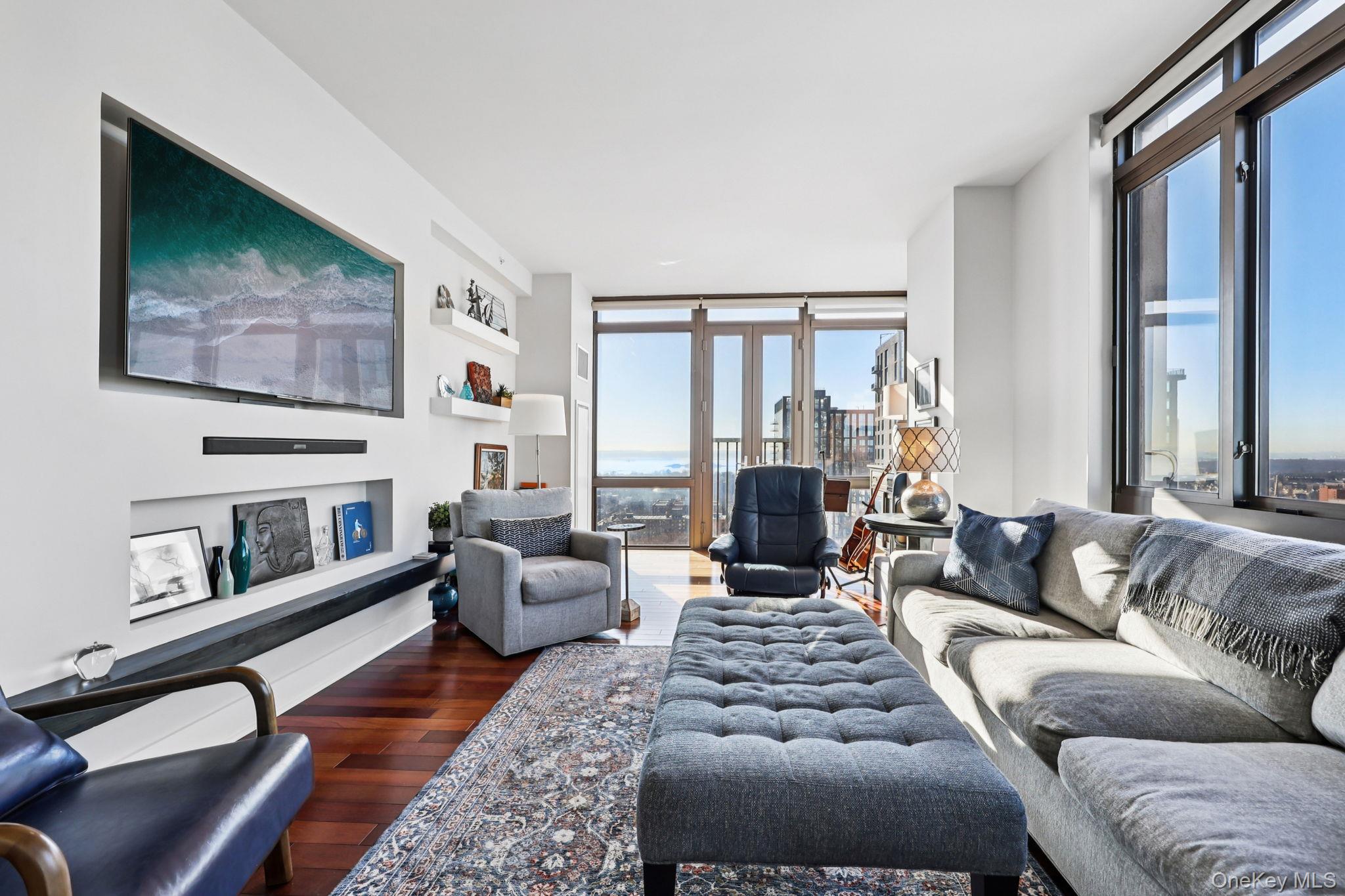 #2 photo, 175 Huguenot Street, New Rochelle , NY 10801