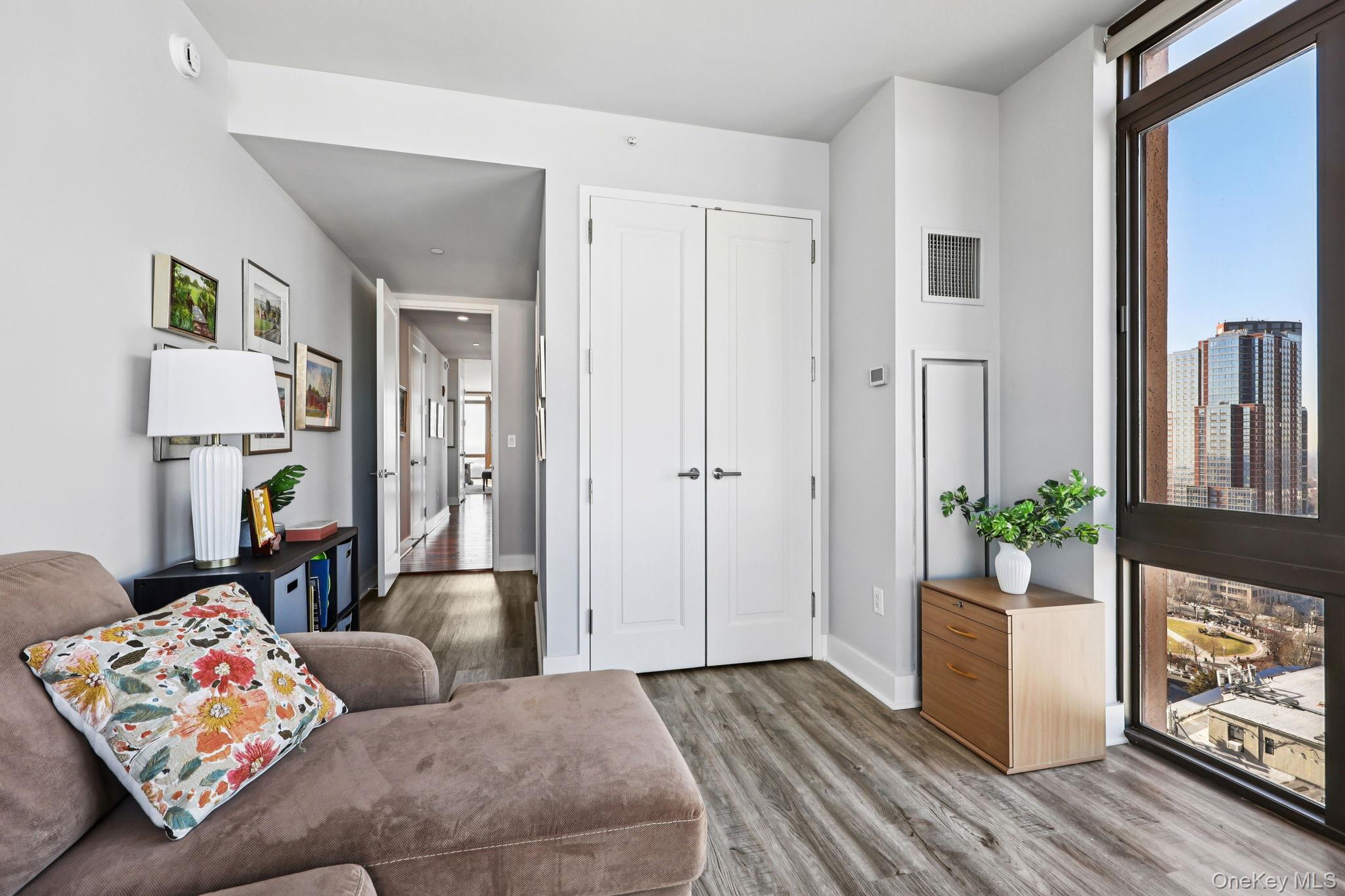 #8 photo, 175 Huguenot Street, New Rochelle , NY 10801