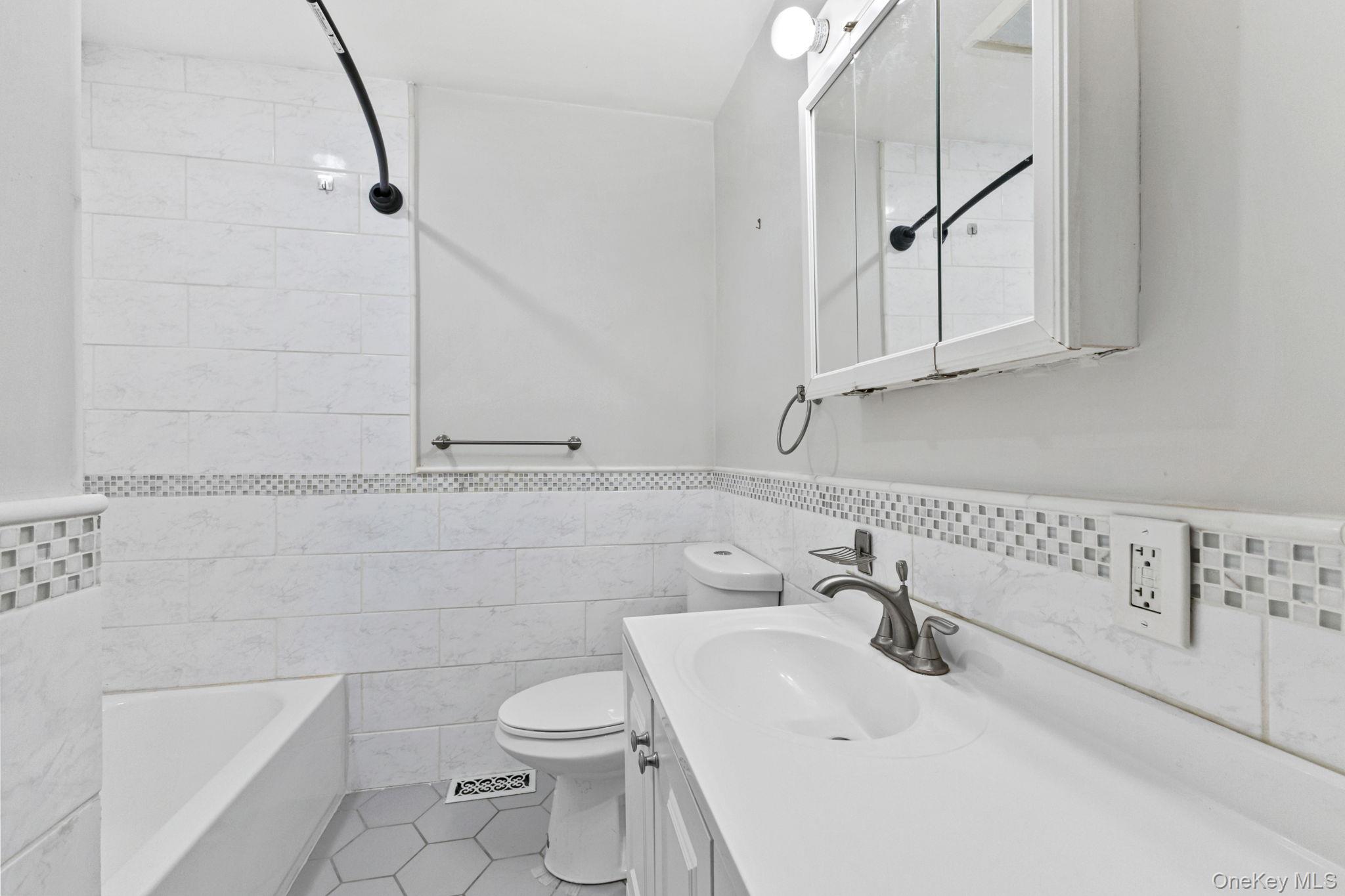 #17 photo, 43 Clifford Place, Harrison , NY 10528