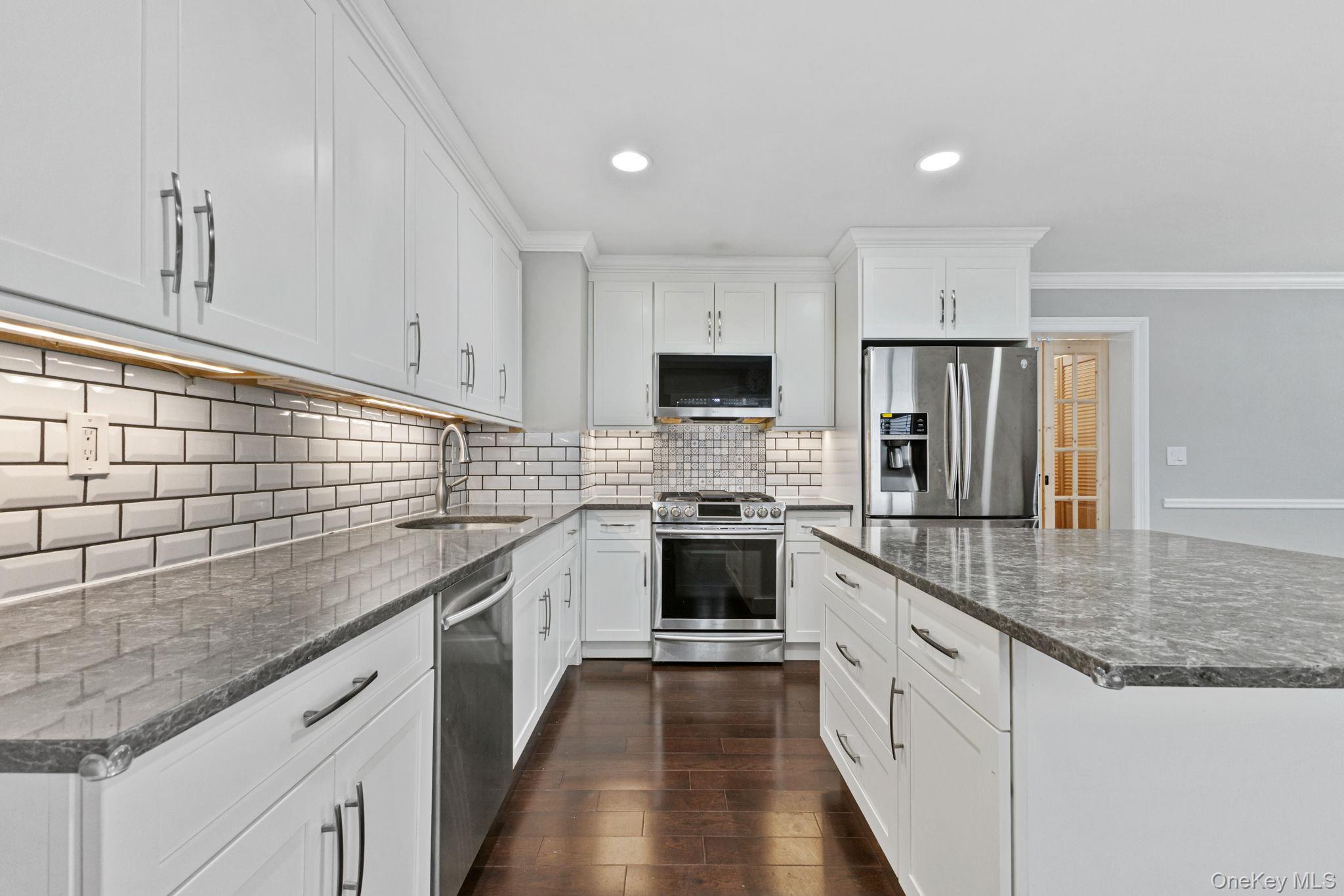 #6 photo, 43 Clifford Place, Harrison , NY 10528