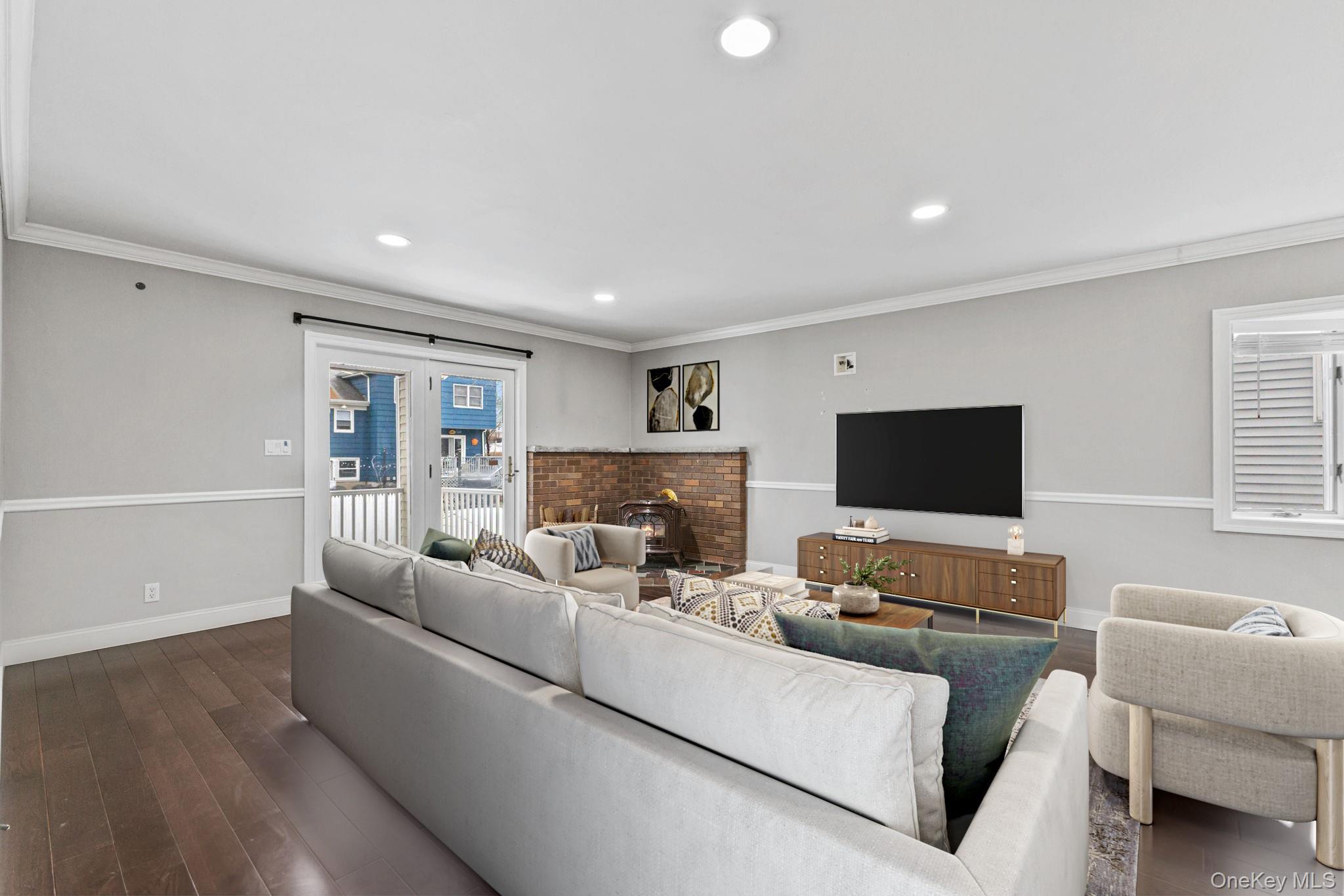 #8 photo, 43 Clifford Place, Harrison , NY 10528