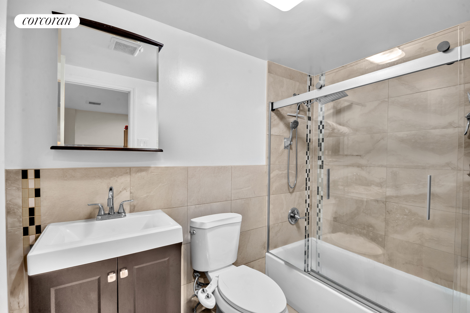 #8 photo, 11-46 WELLING Court, কুইন্‌স Astoria , NY 11102