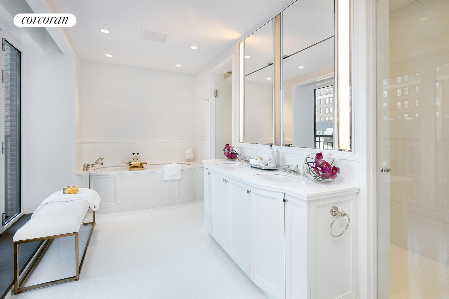 #21 photo, 40 E 72ND Street, Lenox Hill , NY 10021