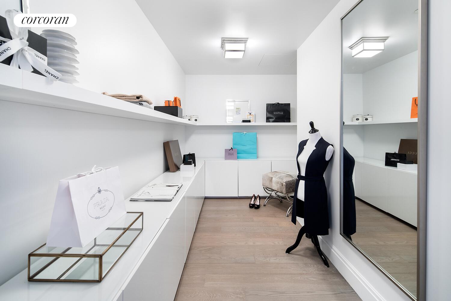 #23 photo, 40 E 72ND Street, Lenox Hill , NY 10021