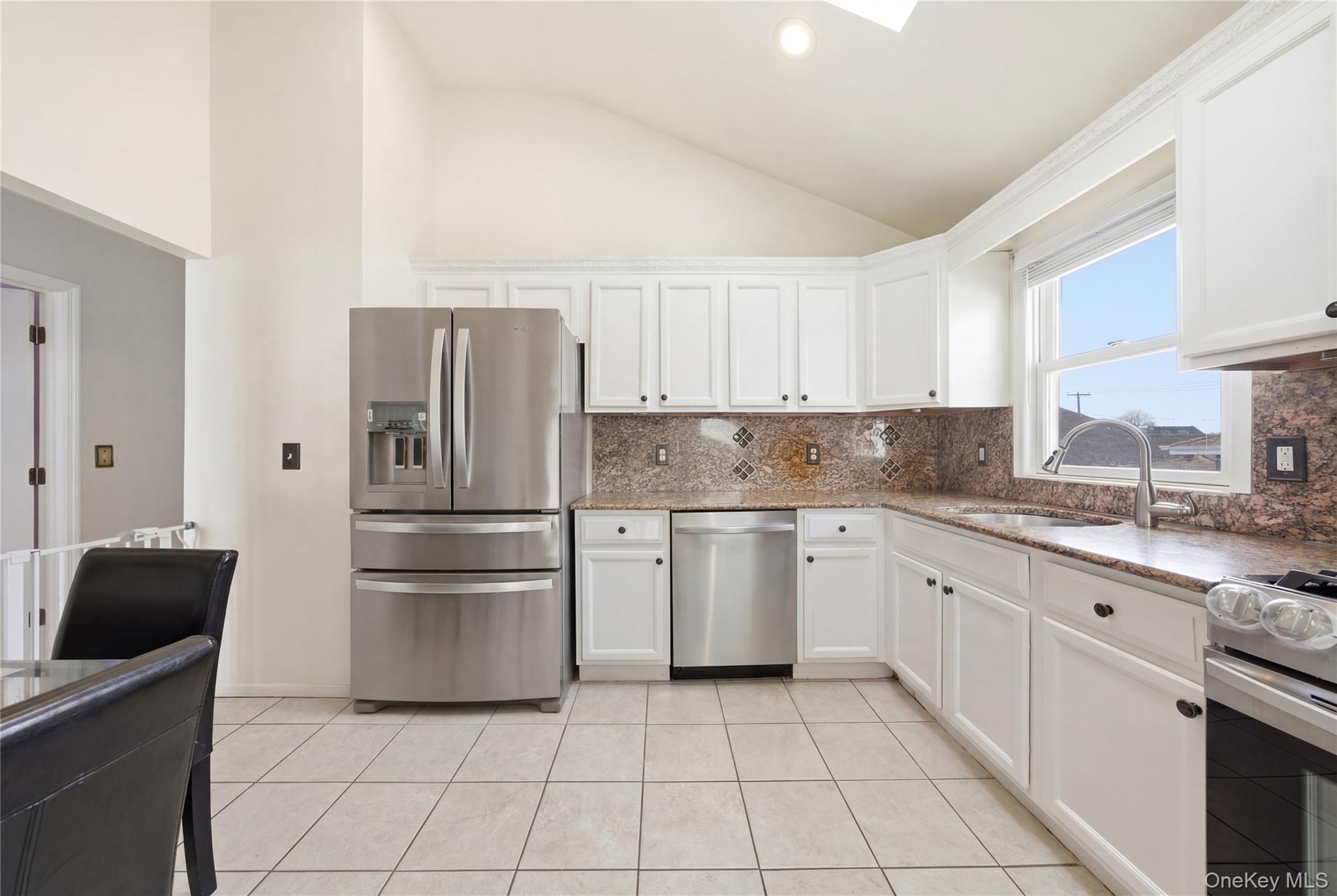 #11 photo, 1100 Jefferson Place, Baldwin , NY 11510