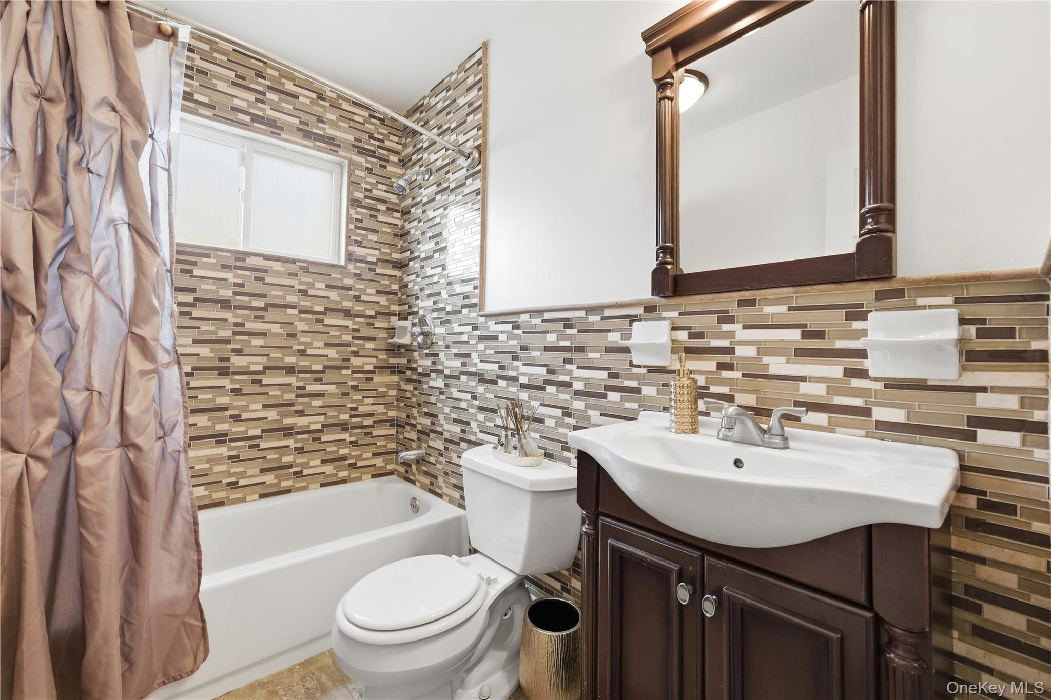 #17 photo, 1100 Jefferson Place, Baldwin , NY 11510