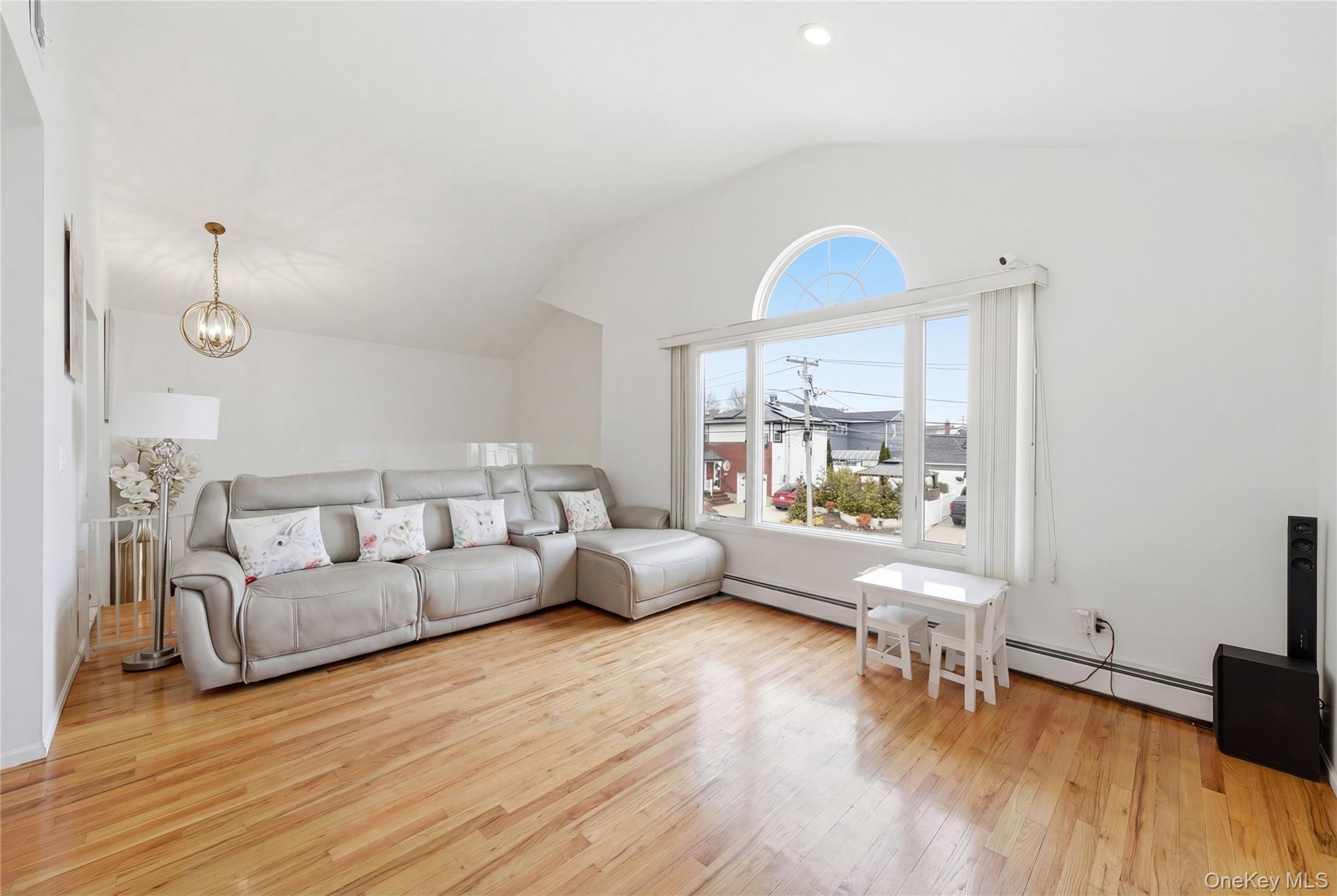 #4 photo, 1100 Jefferson Place, Baldwin , NY 11510