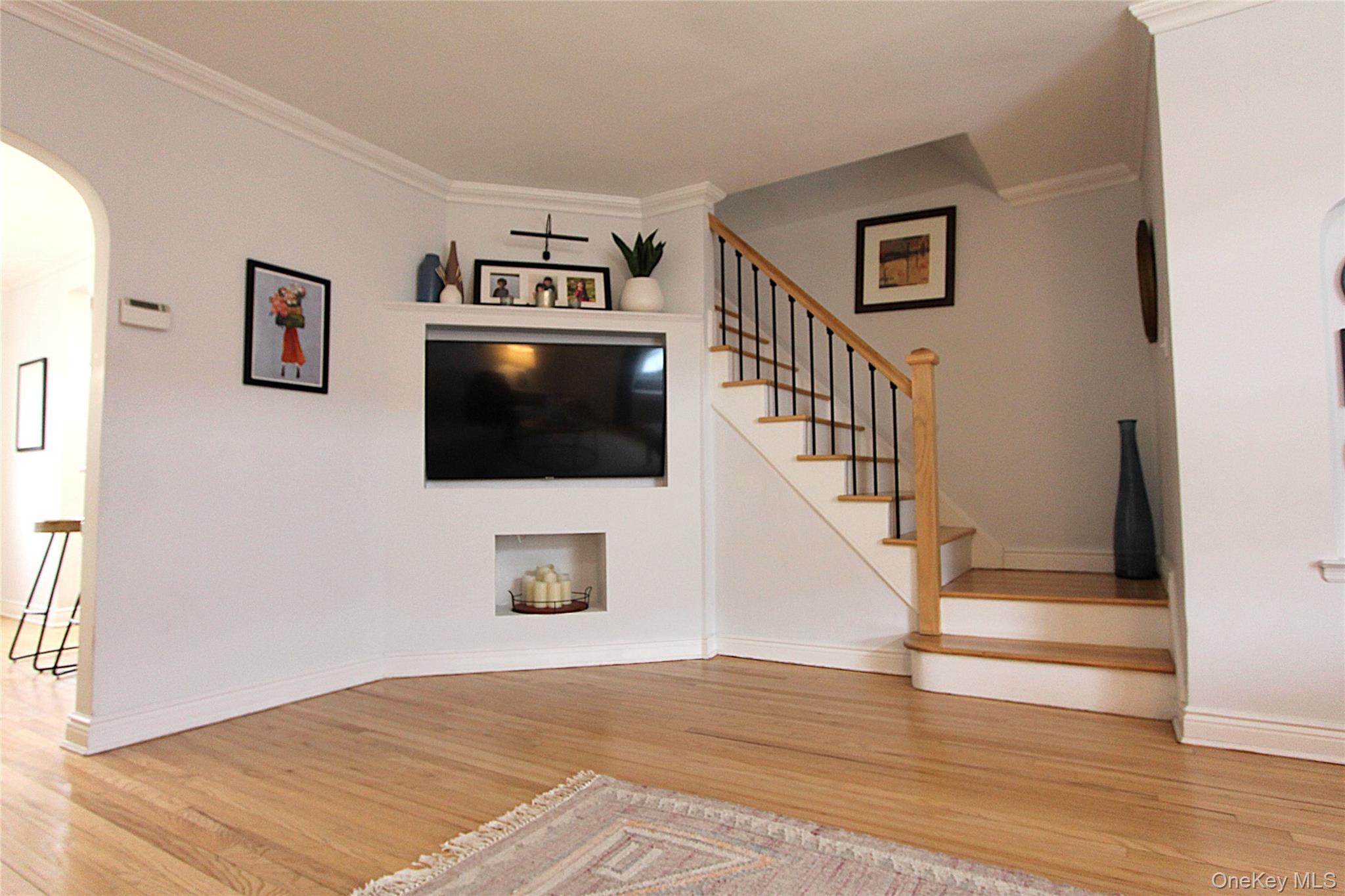 #8 photo, 61-21 81st Street, Middle Village , NY 11379