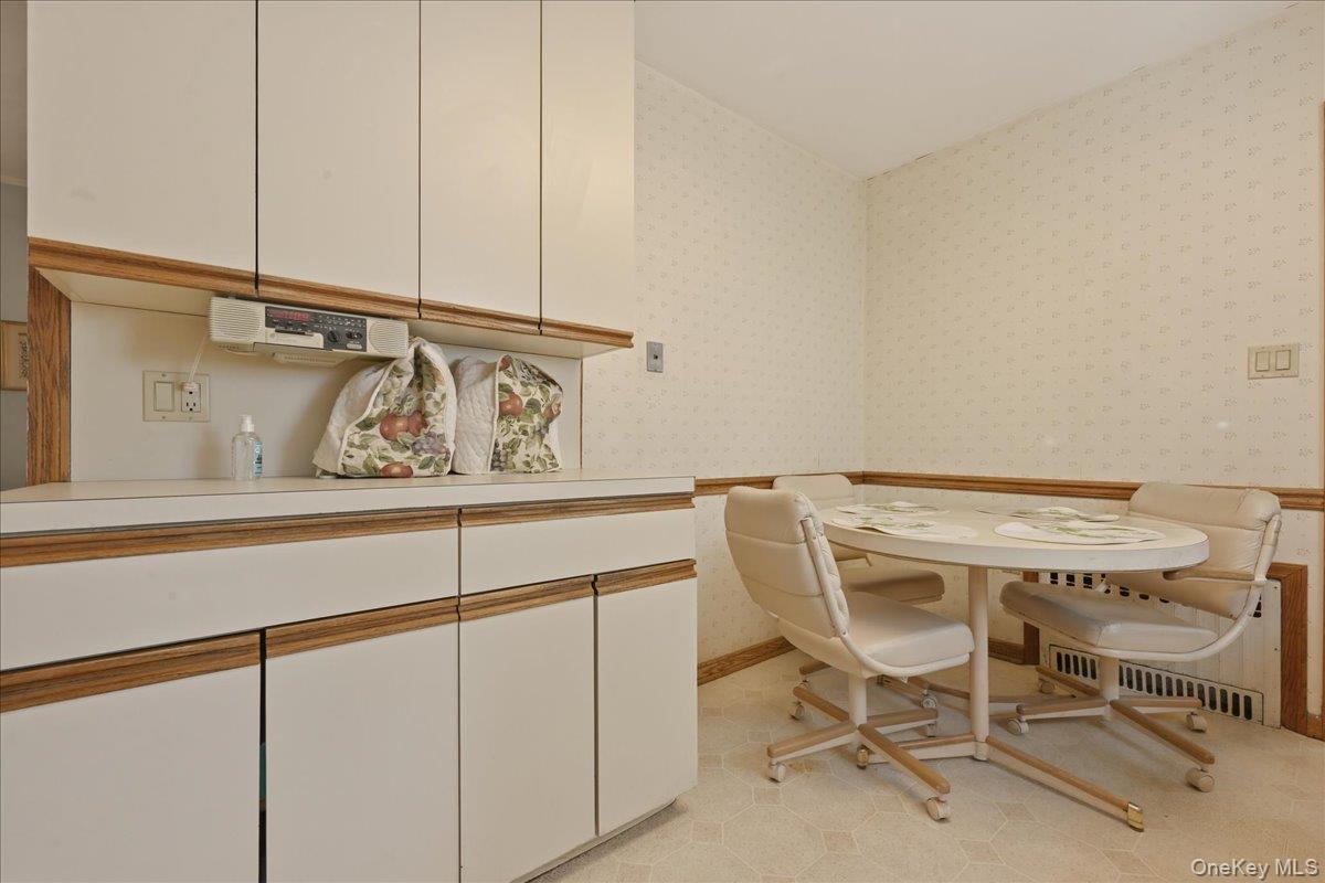 #12 photo, 25 Raymond Street, Rockville Centre , NY 11570