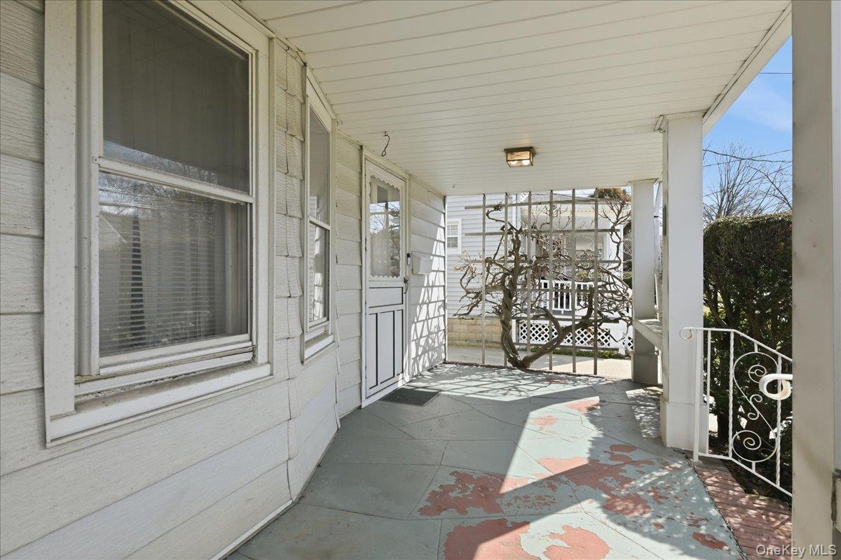 #2 photo, 25 Raymond Street, Rockville Centre , NY 11570