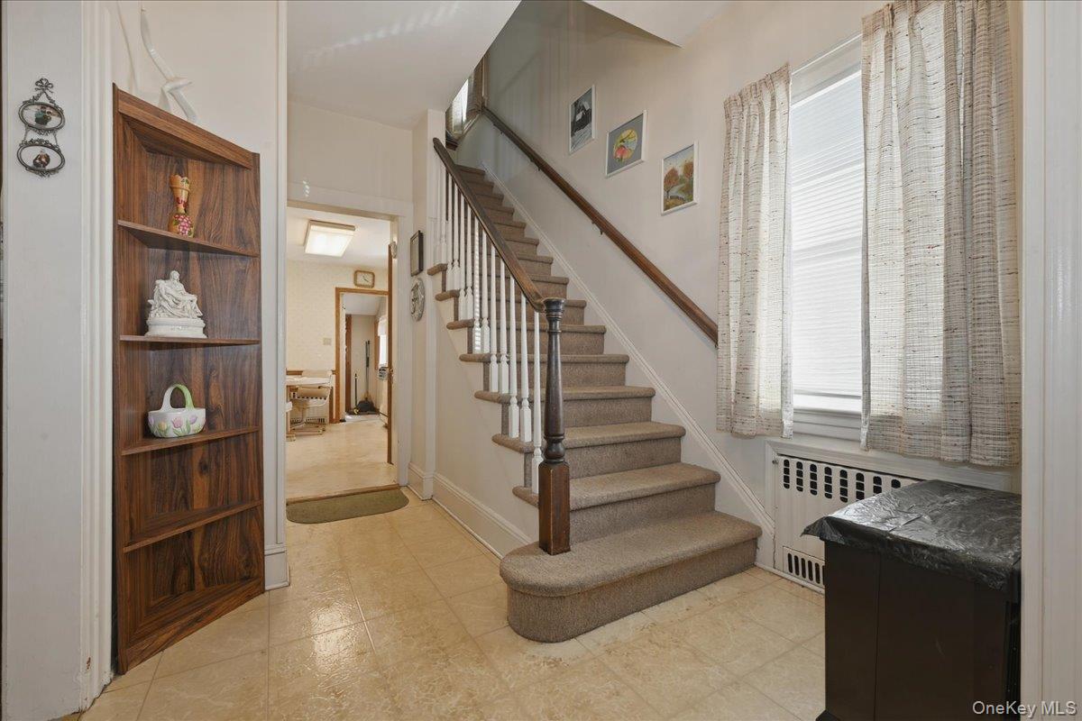 #3 photo, 25 Raymond Street, Rockville Centre , NY 11570