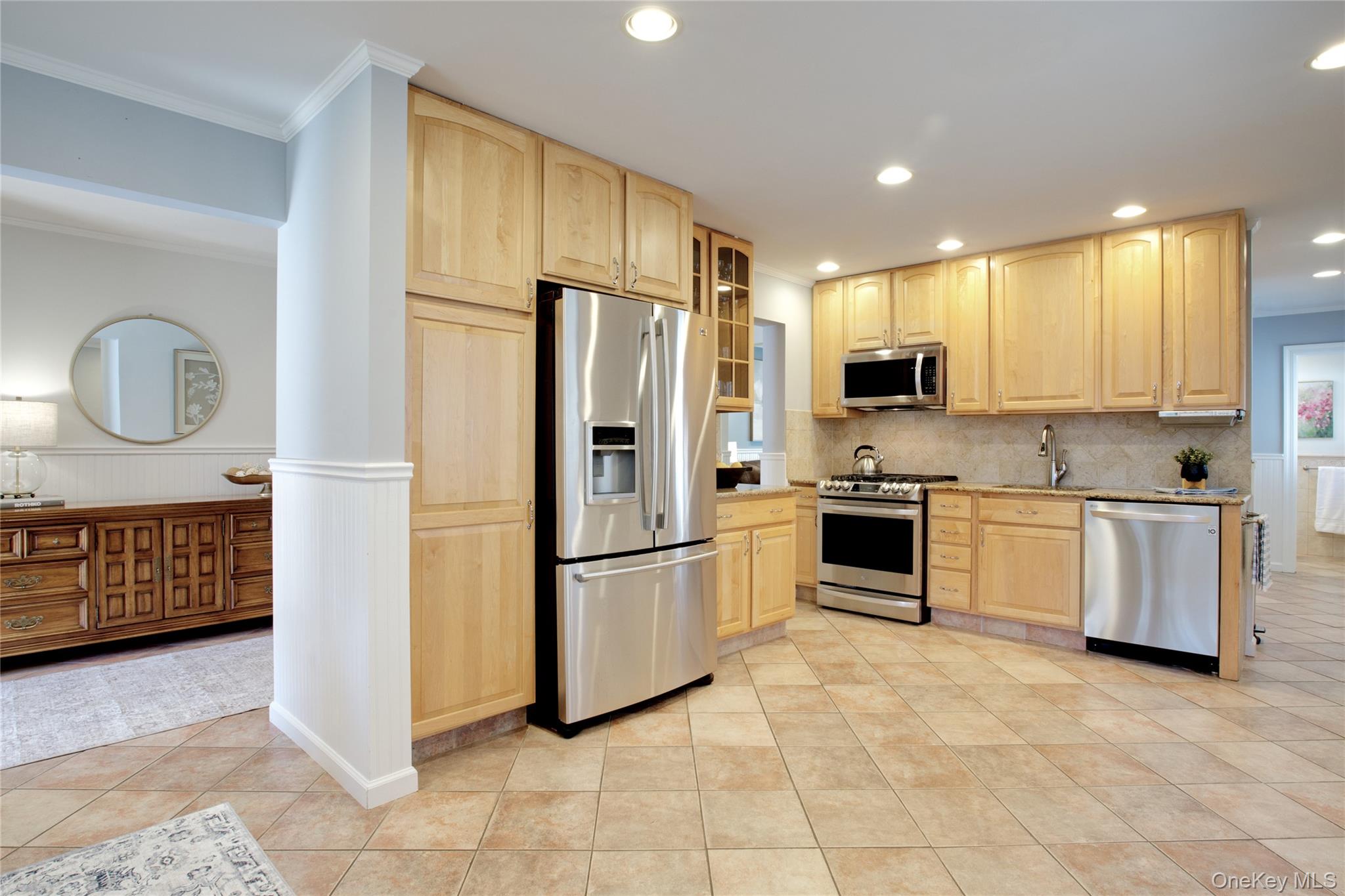 #3 photo, 119 Radcliff Avenue, ناسو Port Washington , NY 11050