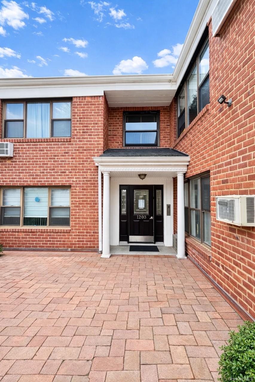 #1 photo, 1203 E Broadway E Broadway, Hewlett , NY 11557