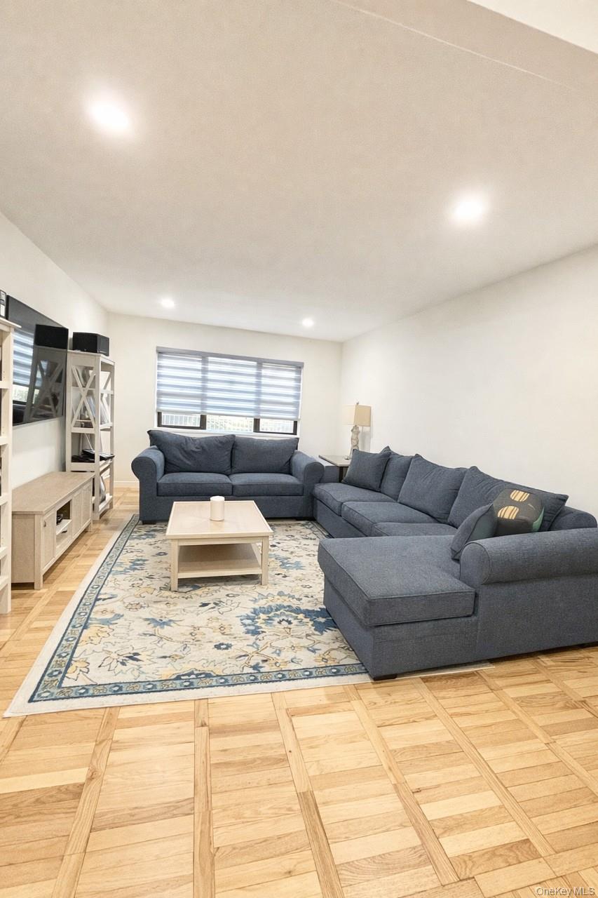 #6 photo, 1203 E Broadway E Broadway, Hewlett , NY 11557