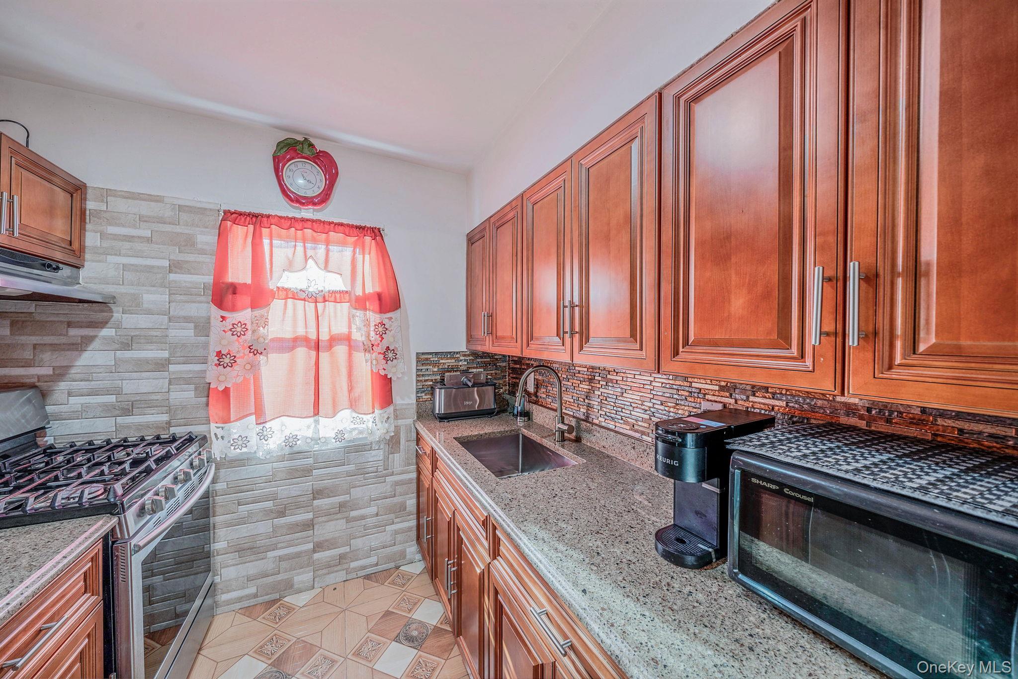 #8 photo, 10229 184th Street, كوينز Hollis , NY 11423