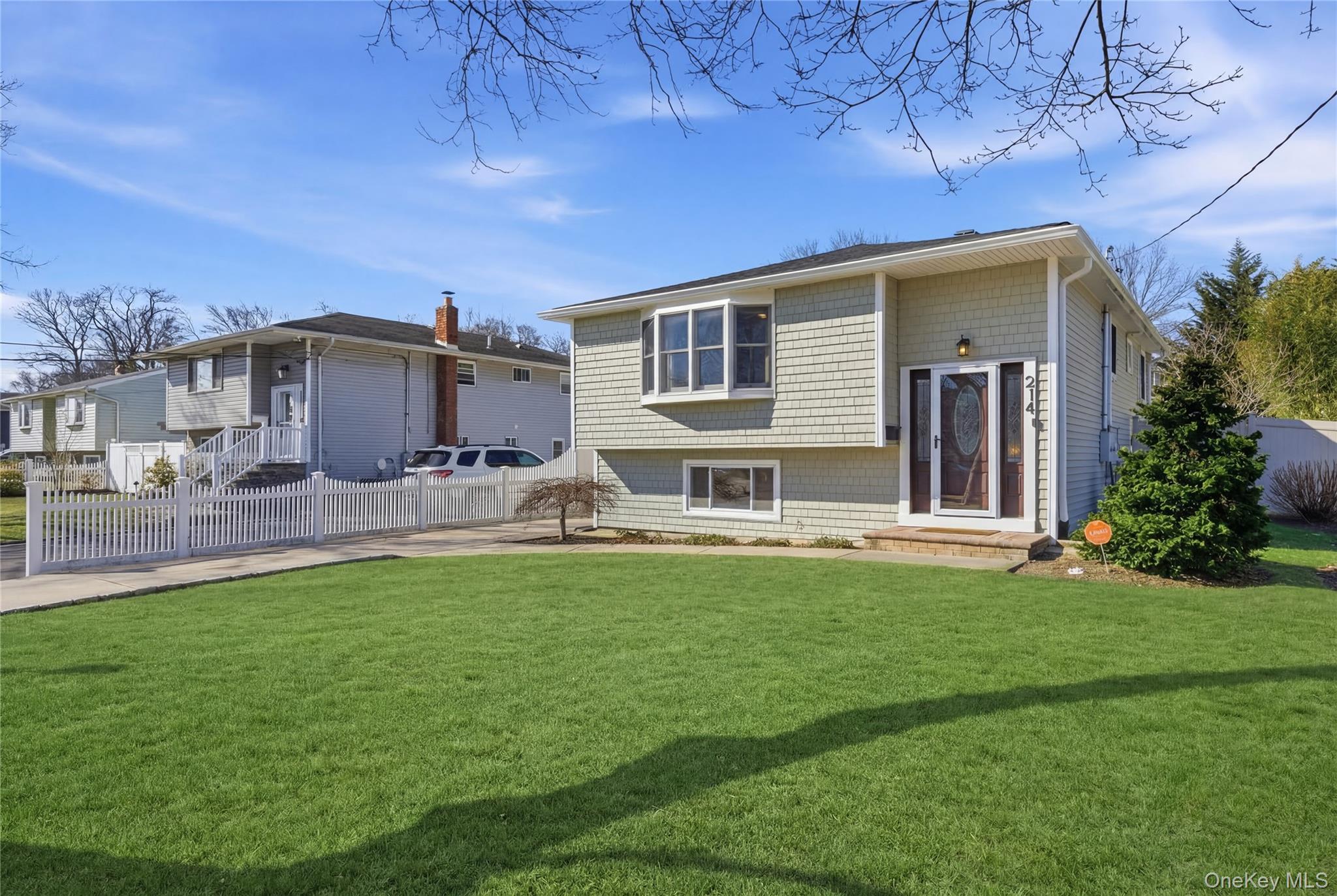 #2 photo, 214 Ralph Avenue, Babylon , NY 11702