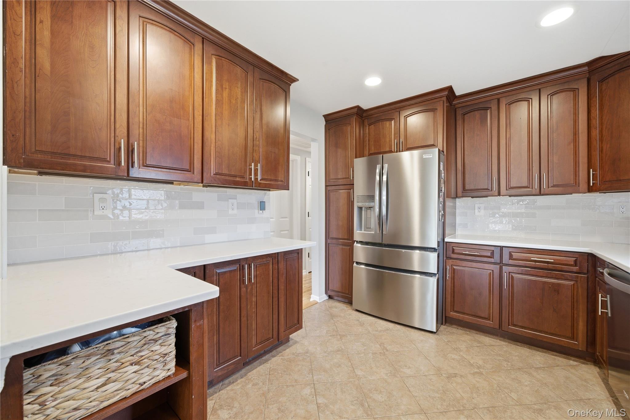 #7 photo, 214 Ralph Avenue, Babylon , NY 11702