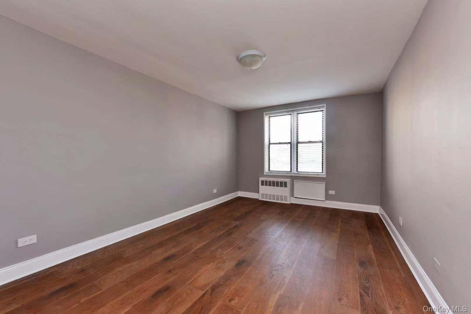 #12 photo, 15272 Melbourne Avenue, Flushing , NY 11367