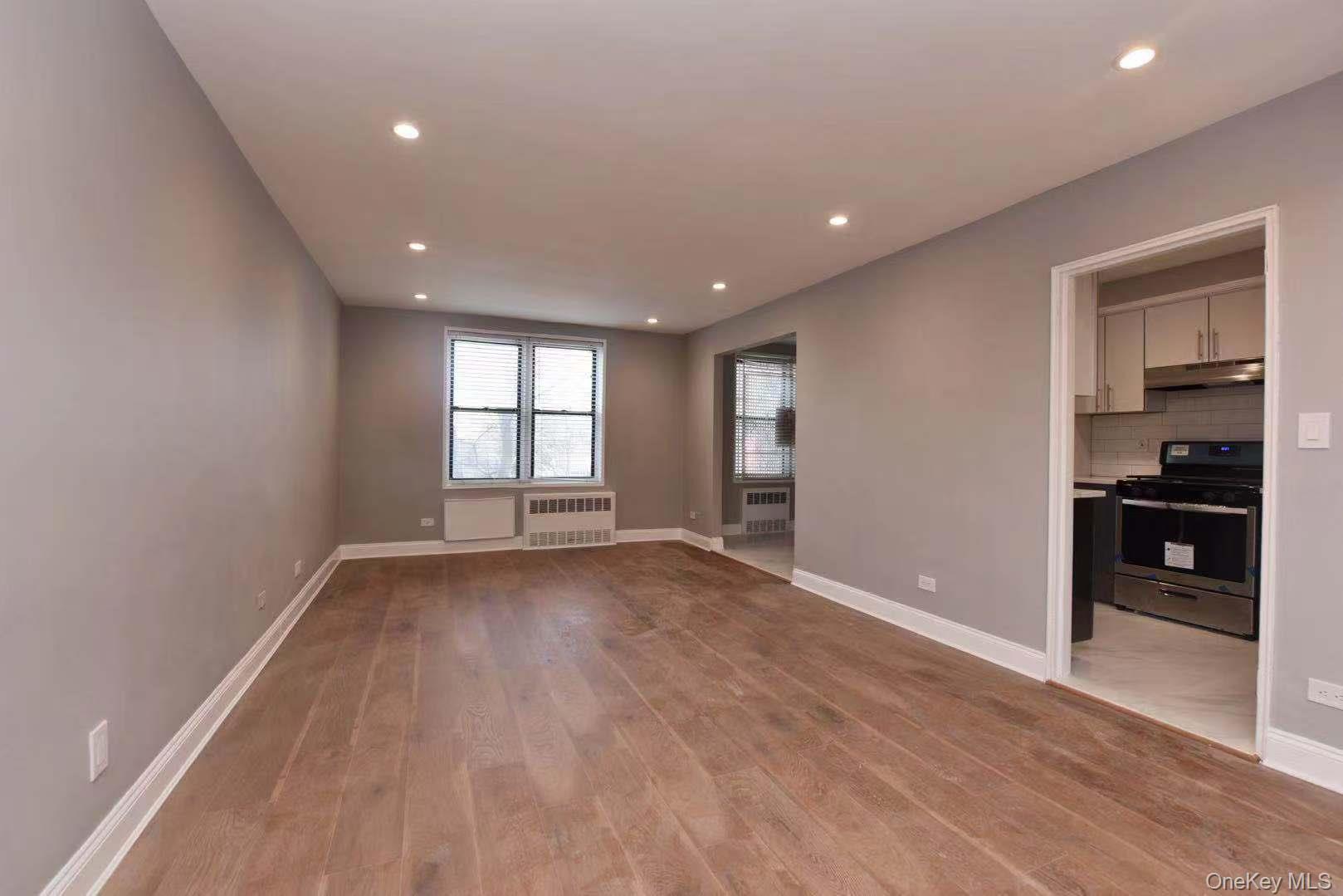 #7 photo, 15272 Melbourne Avenue, Flushing , NY 11367