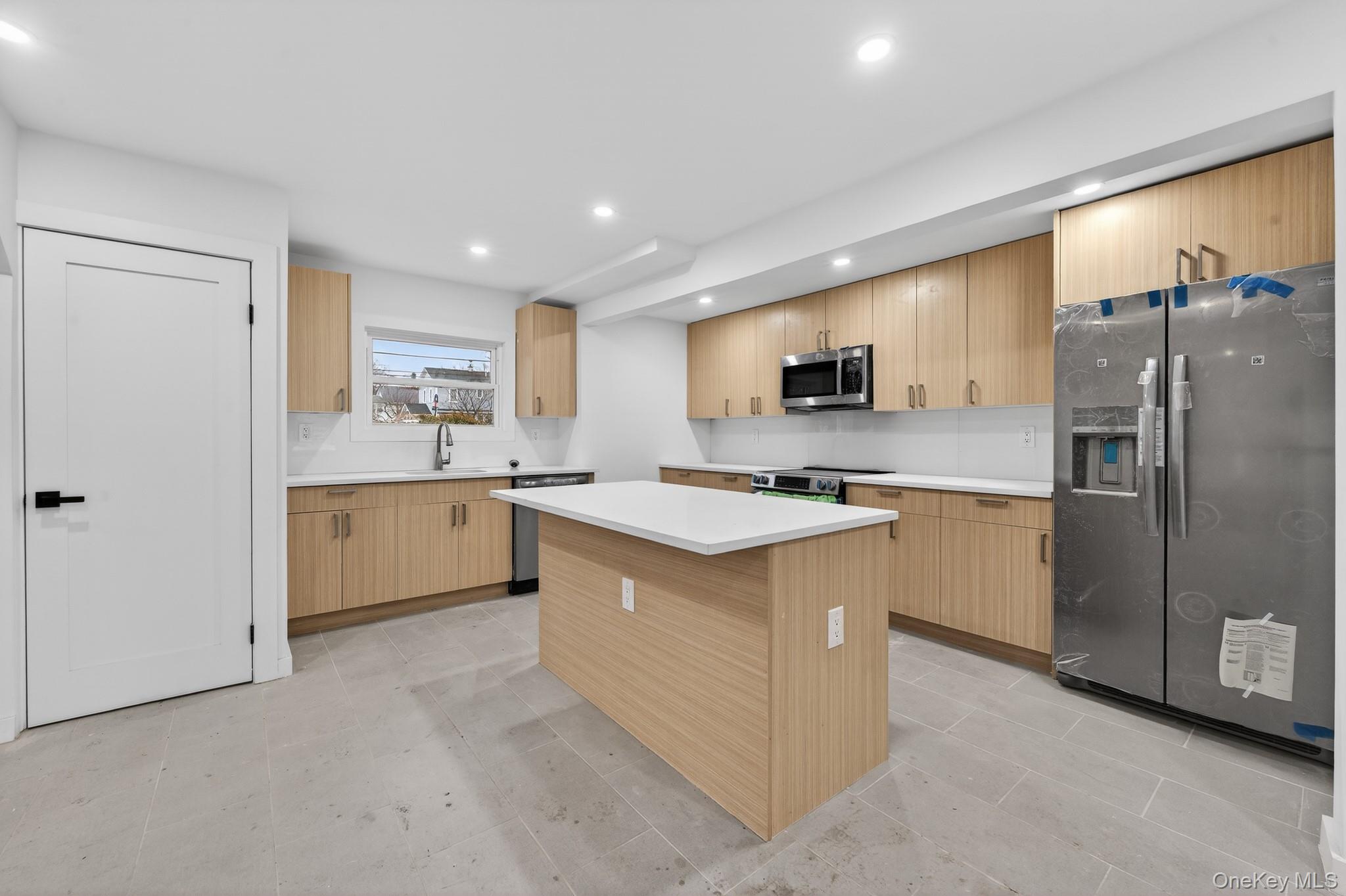 #3 photo, 3079 Fearn Place, Bronx , NY 10465