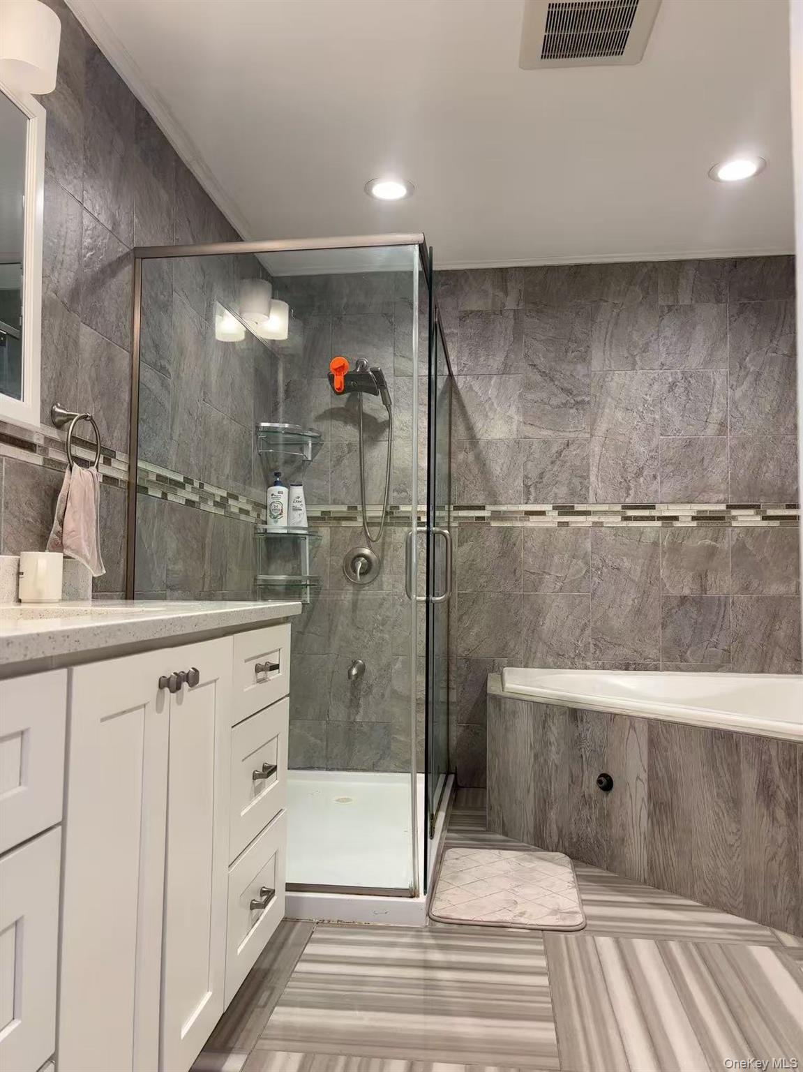 #11 photo, 126 Bellmore Road, 長島 East Meadow , NY 11554