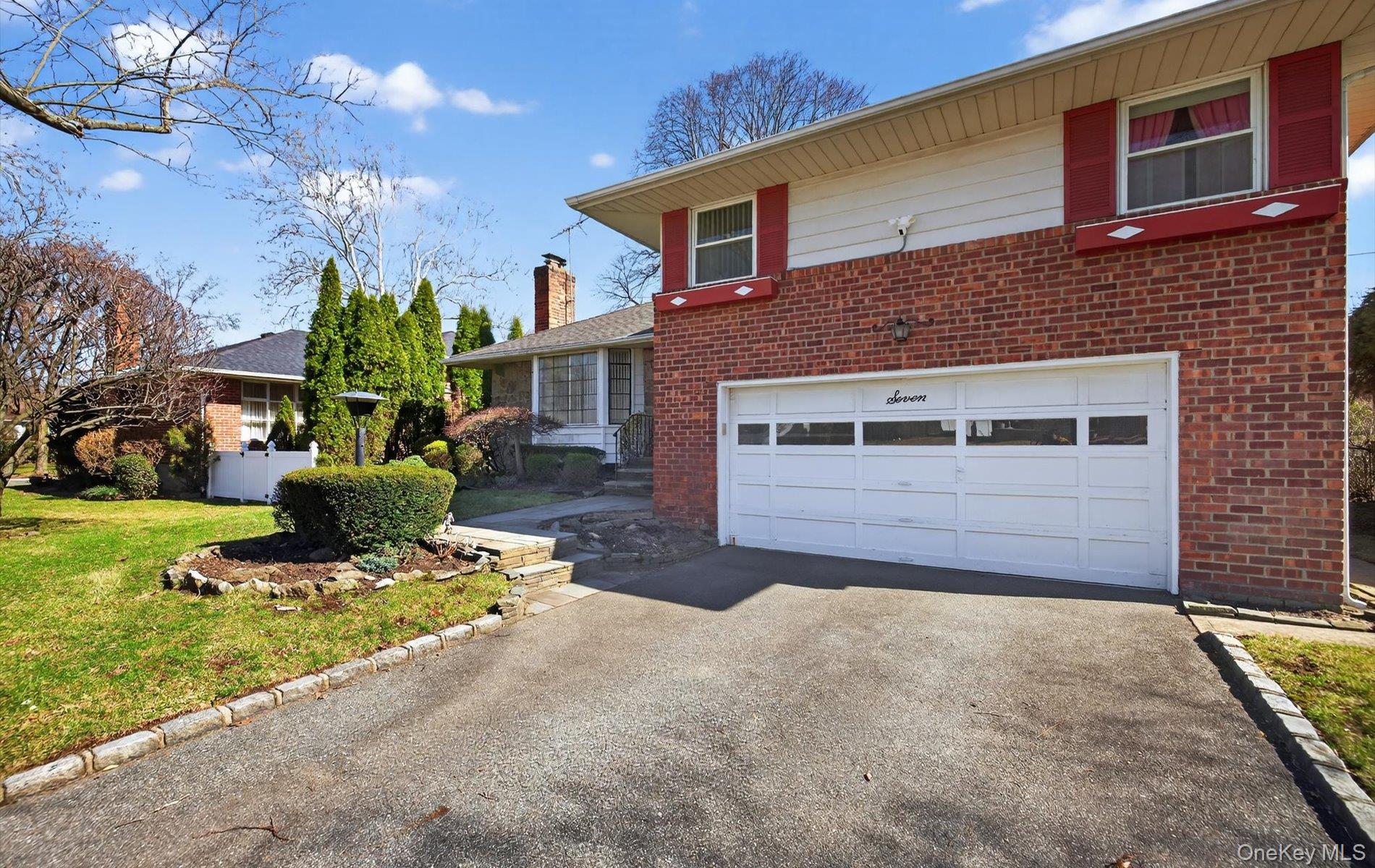 #2 photo, 7 Carling Drive, New Hyde Park , NY 11040