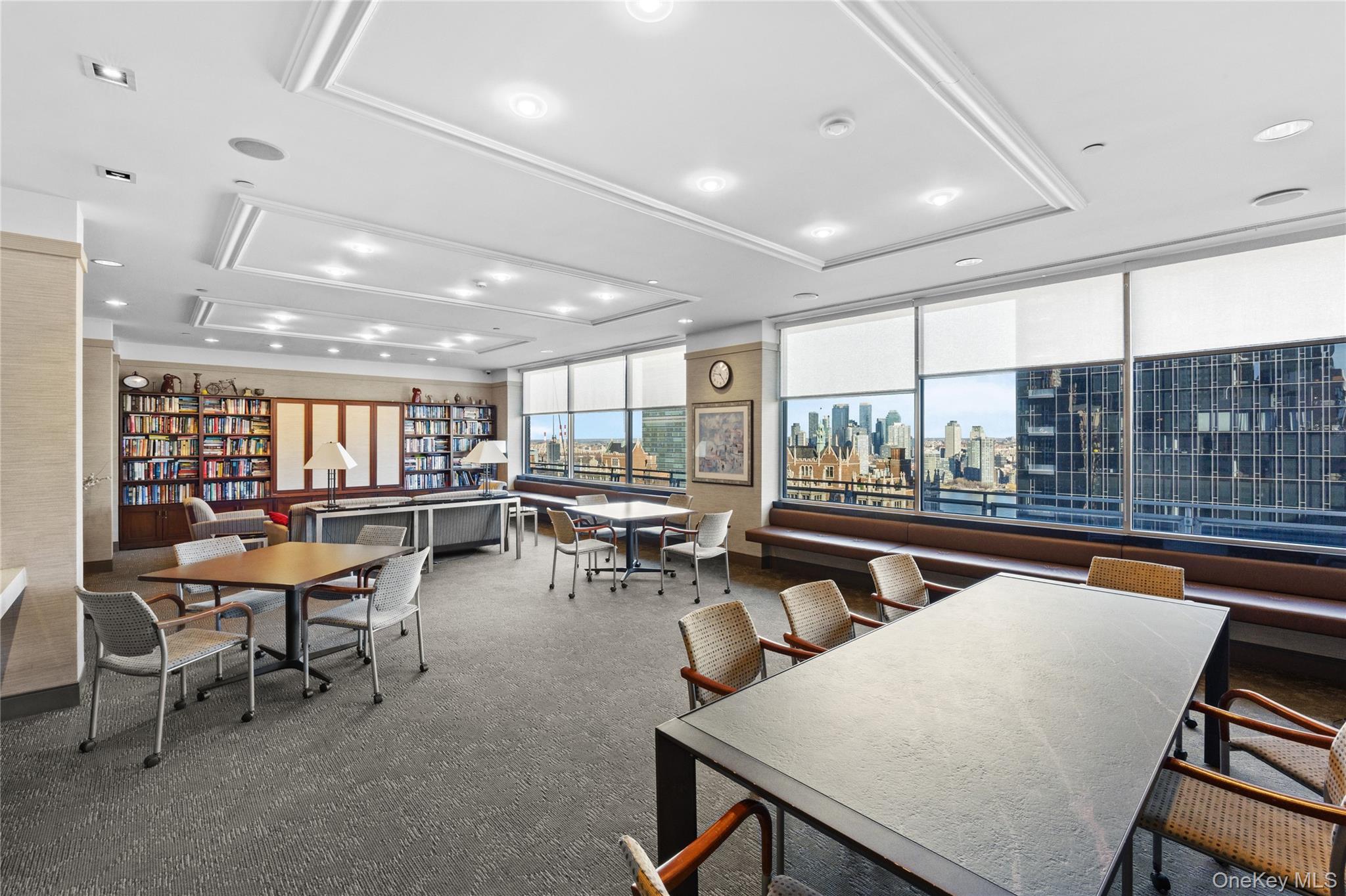 #12 photo, 300 E 40 Street, مانهاتن New York (Manhattan) , NY 10016