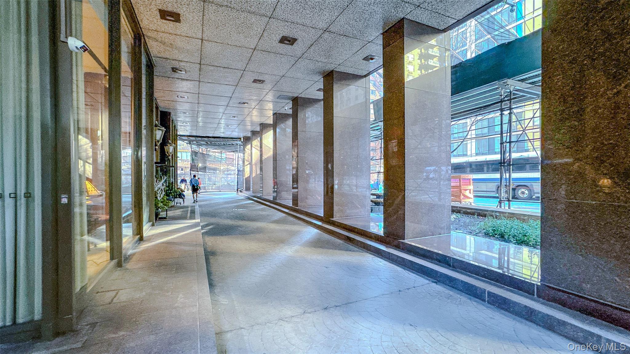 #17 photo, 300 E 40 Street, مانهاتن New York (Manhattan) , NY 10016