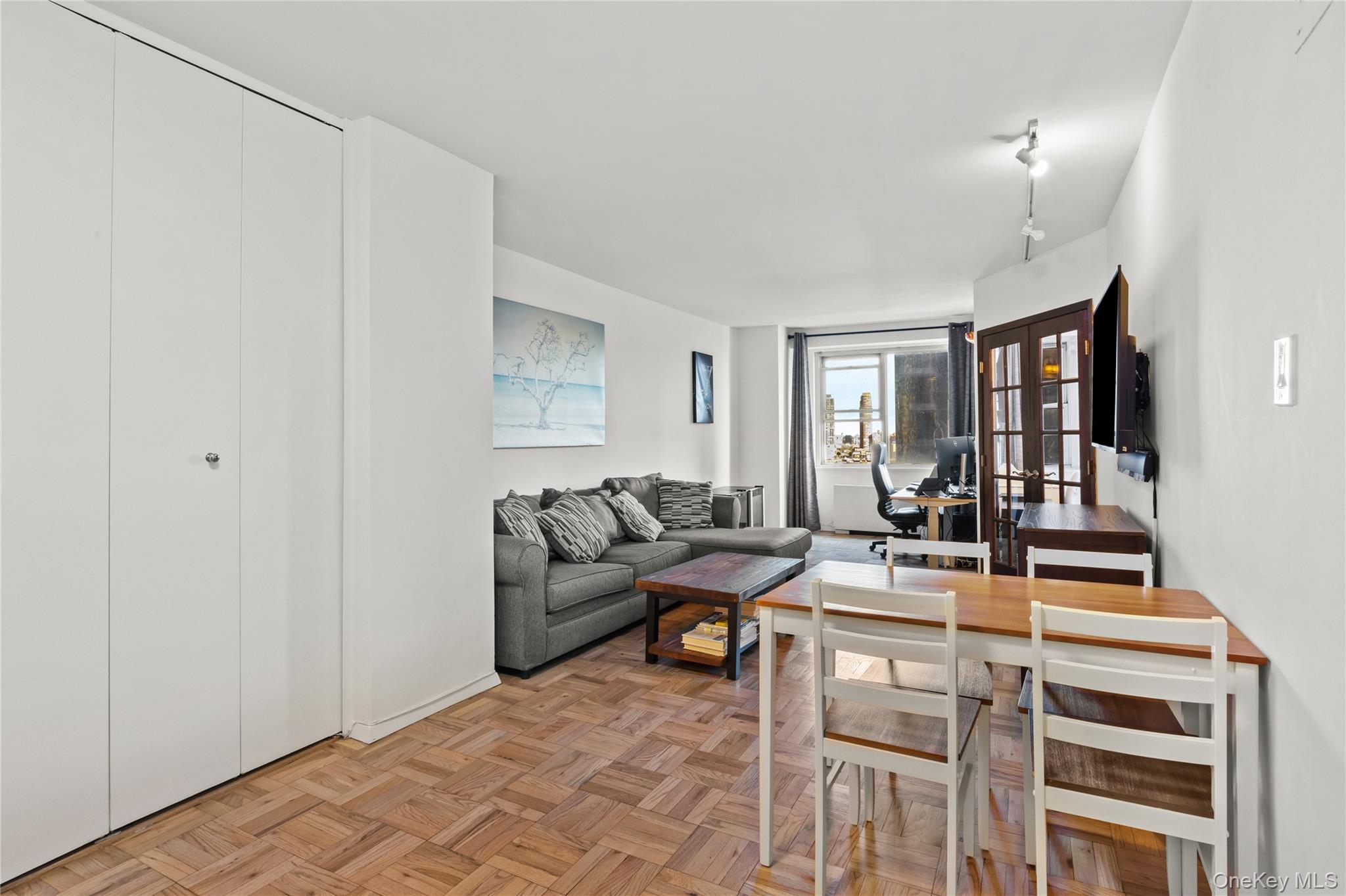 #3 photo, 300 E 40 Street, مانهاتن New York (Manhattan) , NY 10016