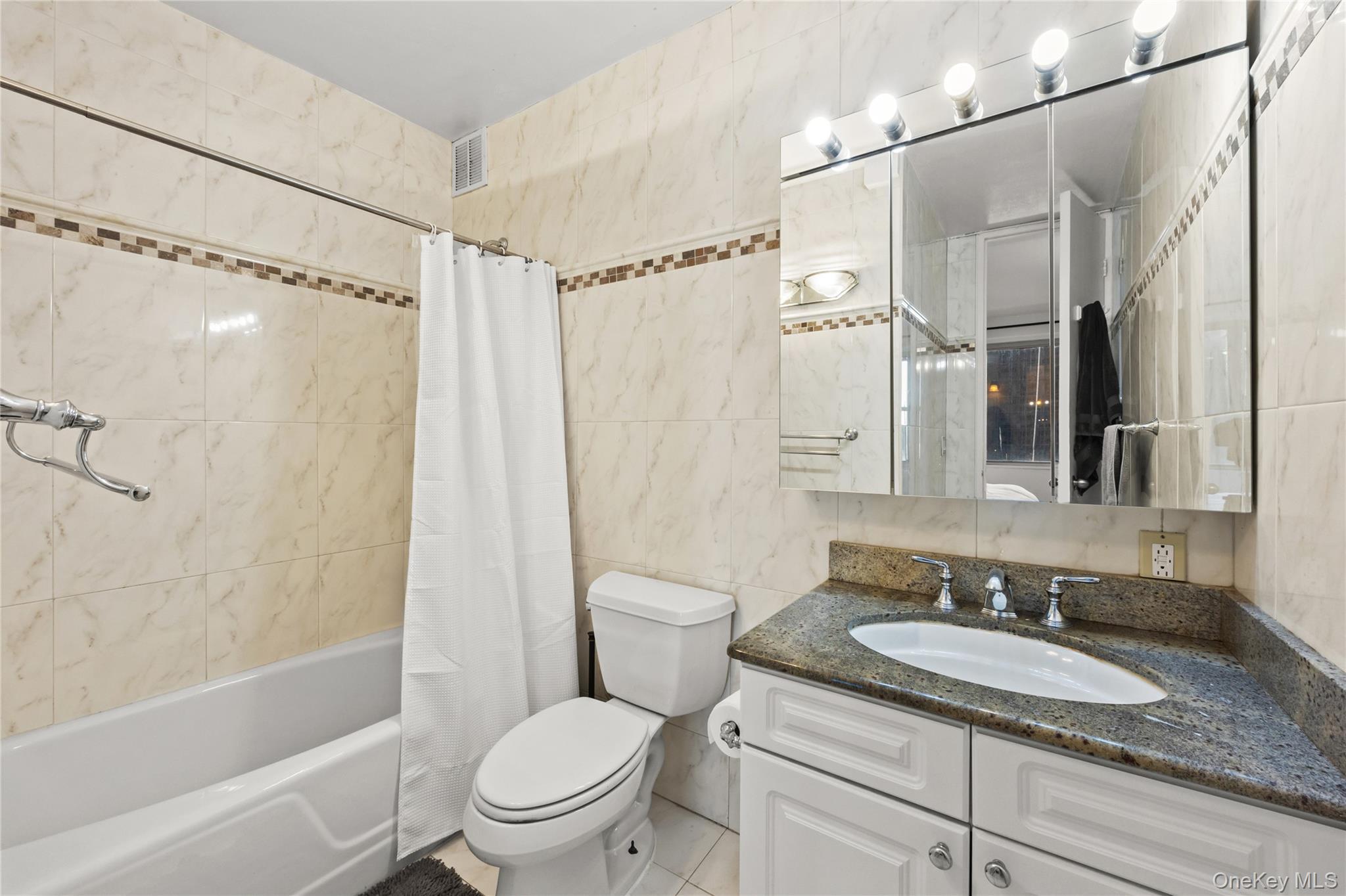 #9 photo, 300 E 40 Street, مانهاتن New York (Manhattan) , NY 10016