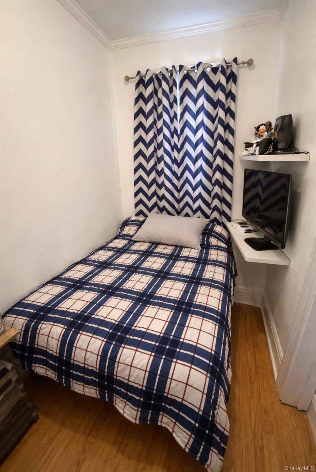 #12 photo, 7027 68th Place, 뉴욕퀸즈 Glendale , NY 11385