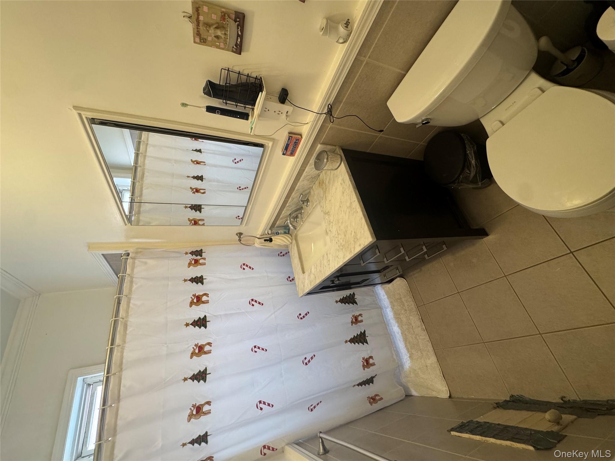 #16 photo, 7027 68th Place, 뉴욕퀸즈 Glendale , NY 11385