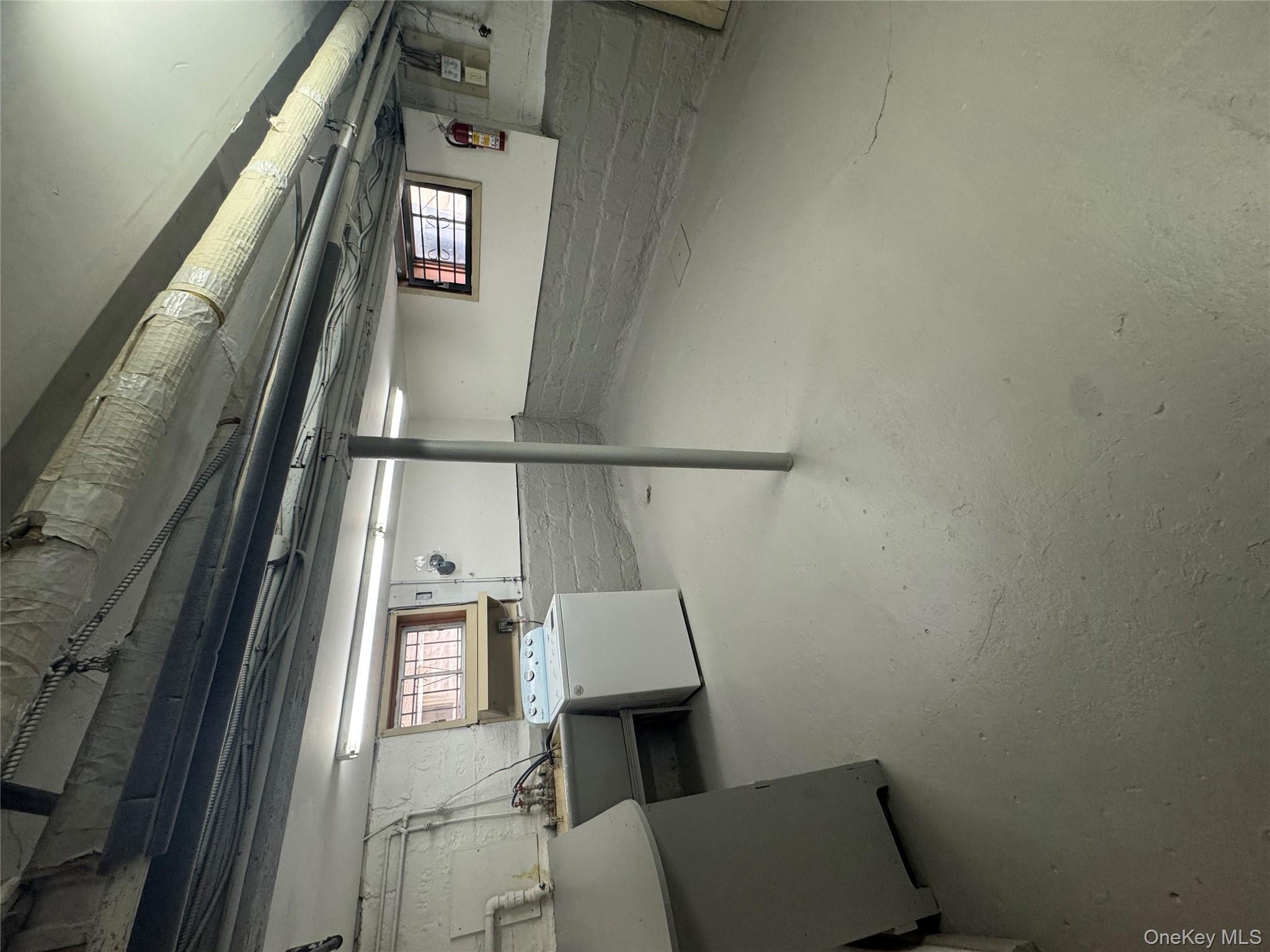 #19 photo, 7027 68th Place, 뉴욕퀸즈 Glendale , NY 11385