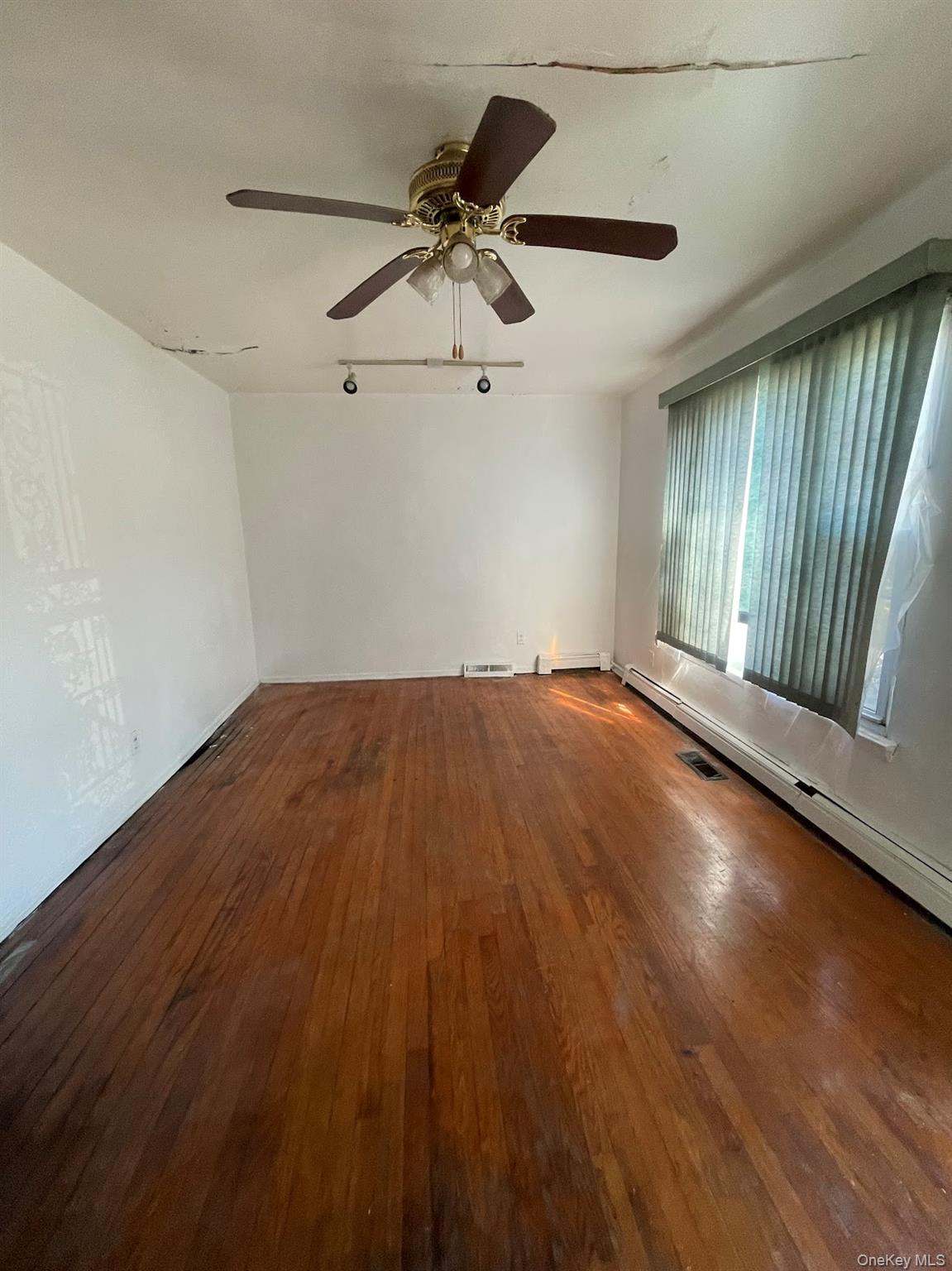 #4 photo, 13022 Springfield Boulevard, Springfield Gardens , NY 11413