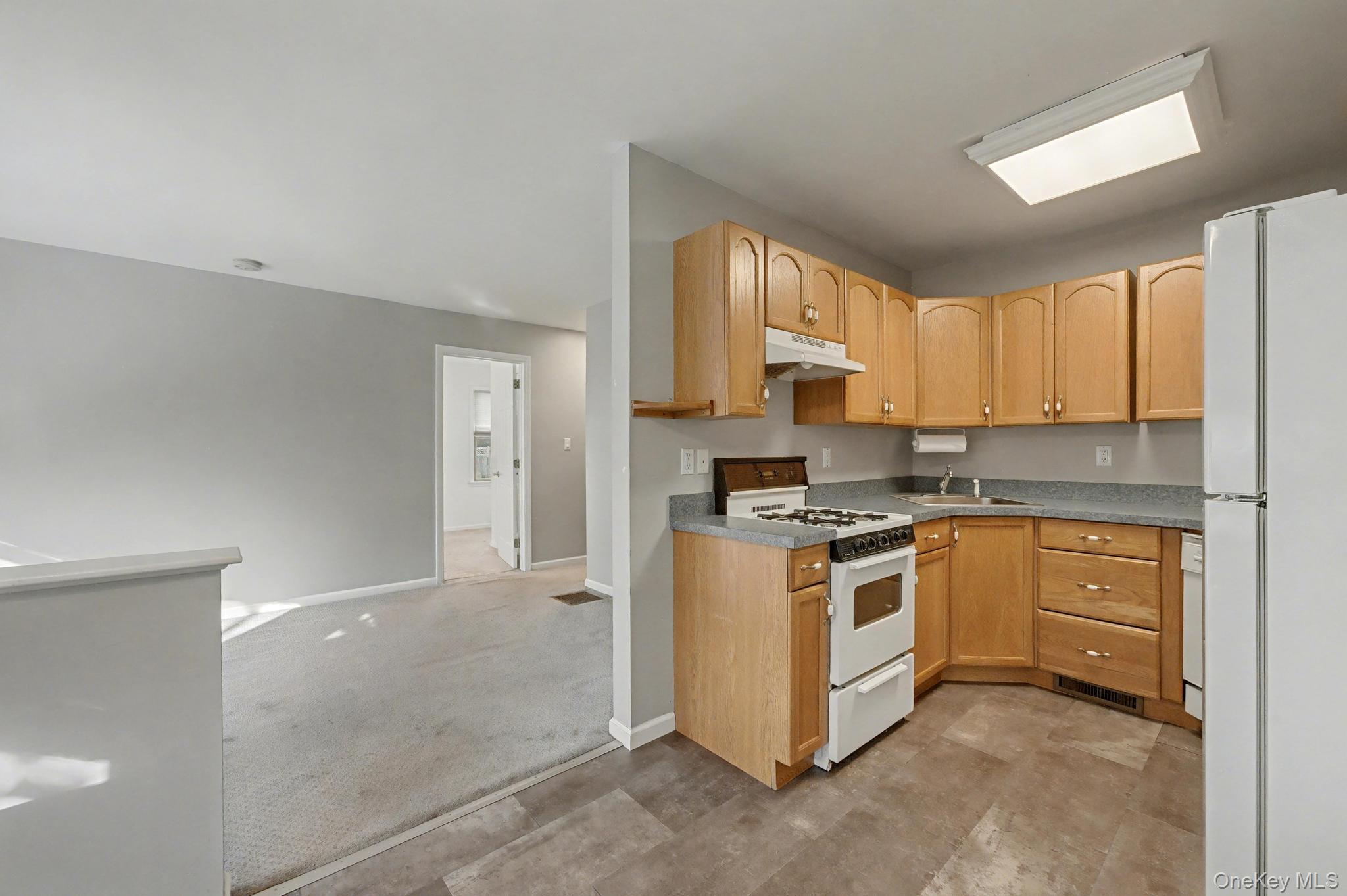 #12 photo, 2 Greg Lane, East Northport , NY 11731