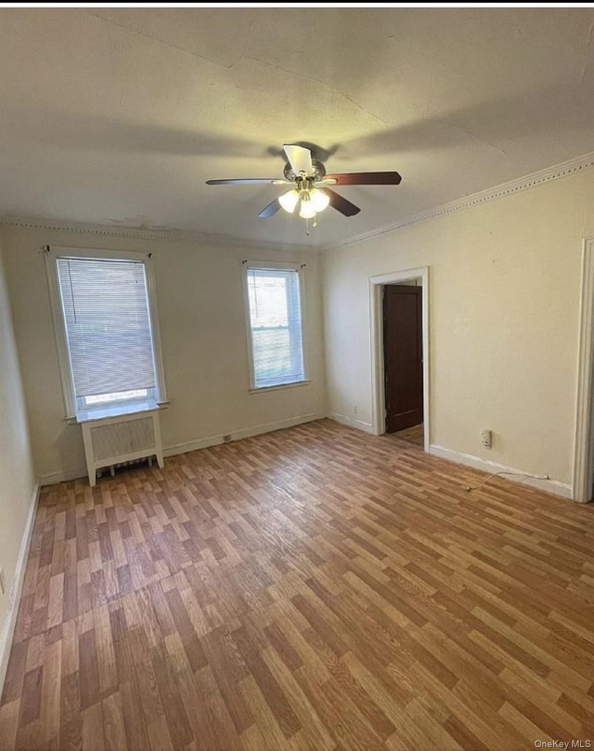 #3 photo, 7865 75th Street, كوينز Glendale , NY 11385