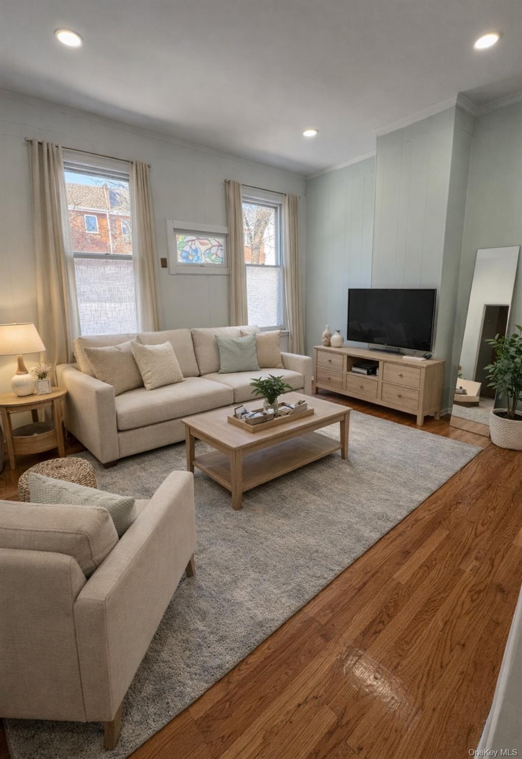 #3 photo, 71-55 71st Place, كوينز Glendale , NY 11385