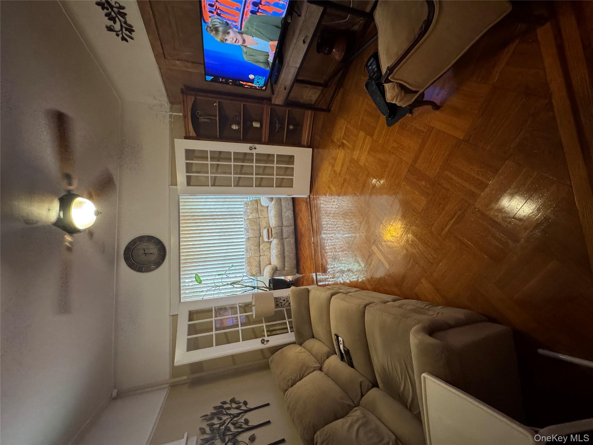 #4 photo, 6922 64th Place, كوينز Ridgewood , NY 11385