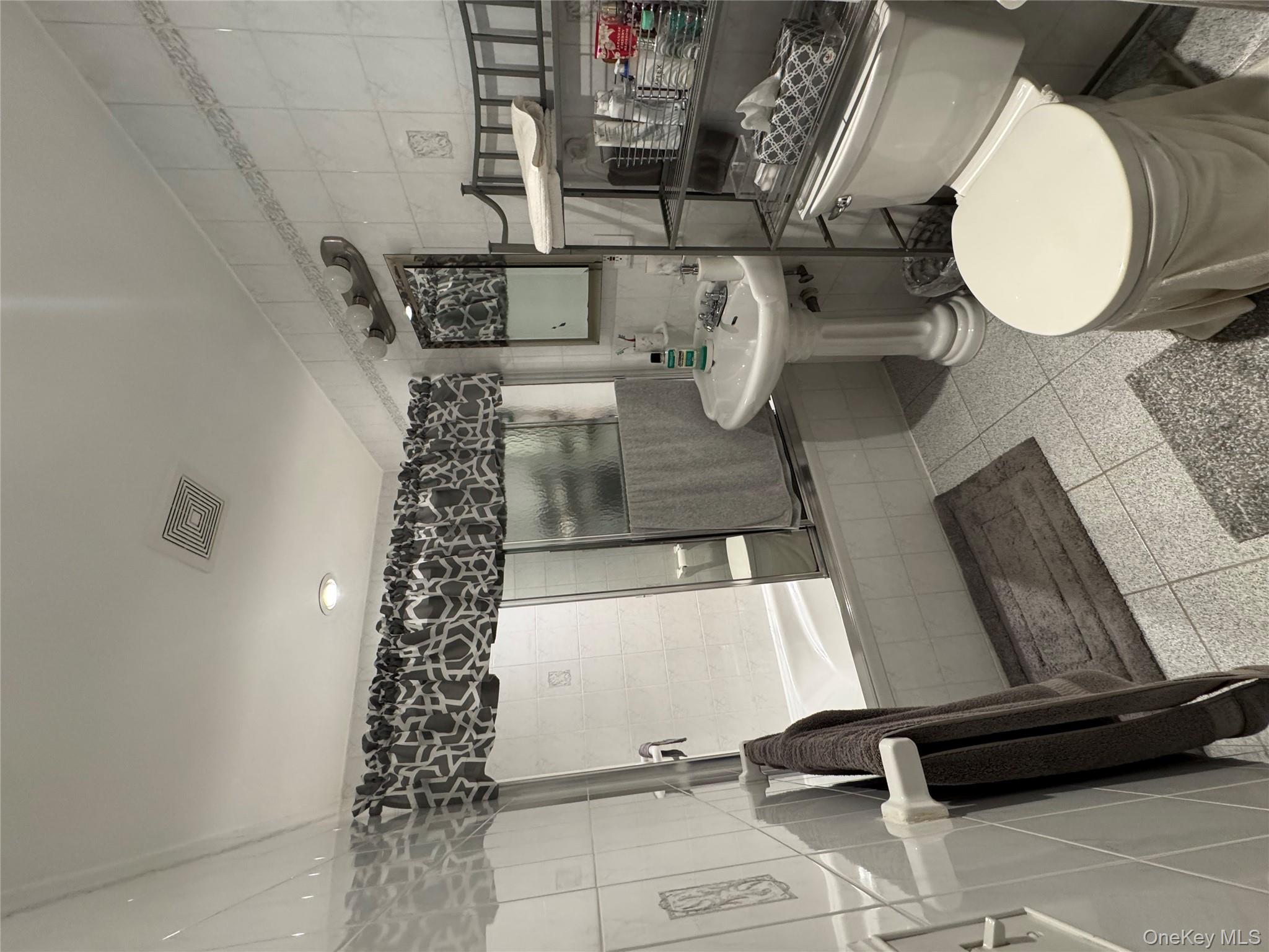 #6 photo, 6922 64th Place, كوينز Ridgewood , NY 11385