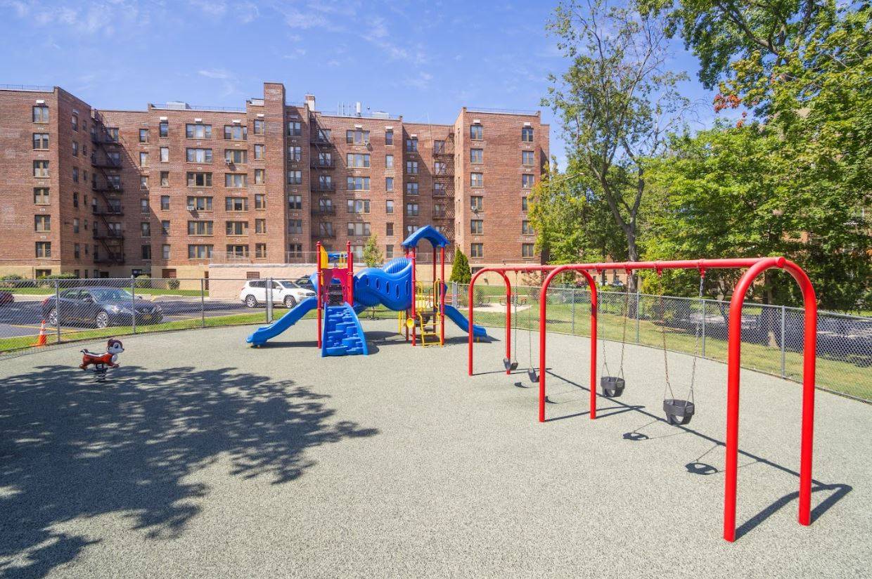 #18 photo, 18-75 Corporal Kennedy Street, #3J, Bayside , NY 11360