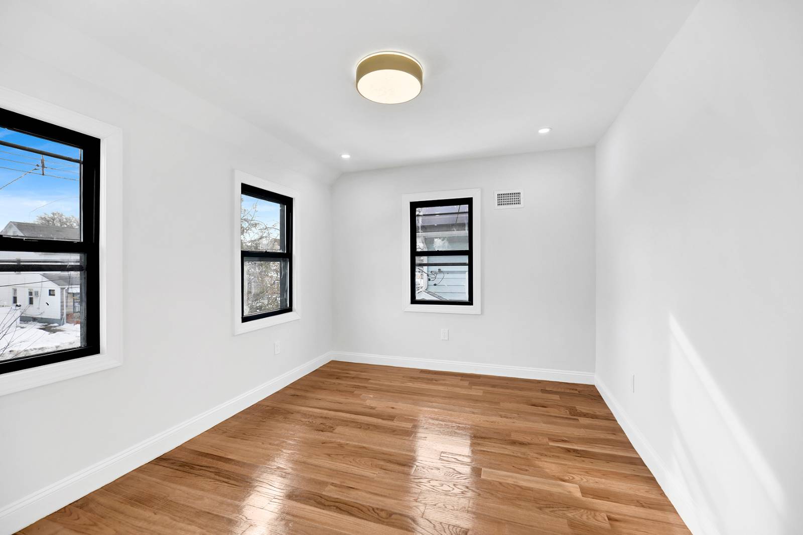 #9 photo, 109-28 212 street, Queens Village , NY 11429