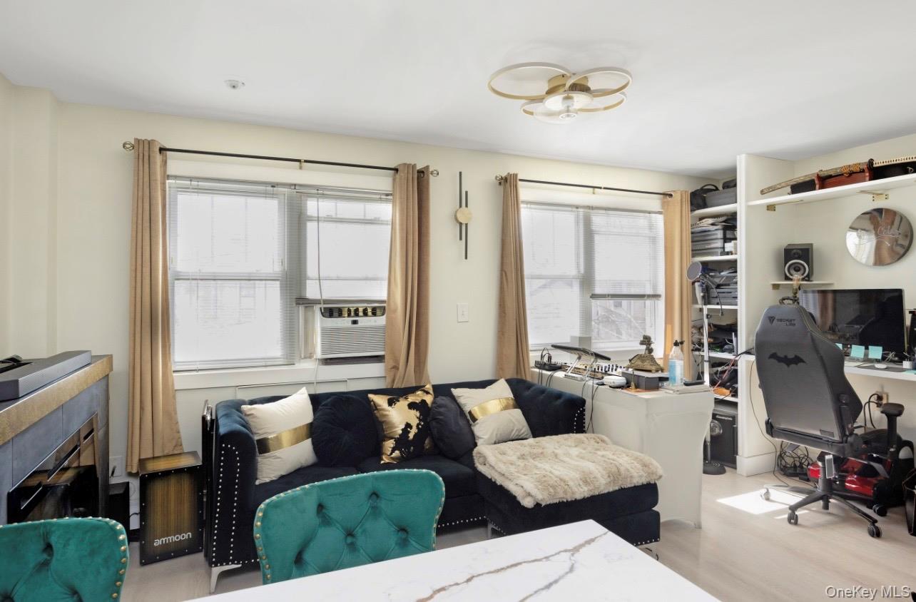 #15 photo, 1155 Welling Court, 뉴욕퀸즈 Astoria , NY 11102