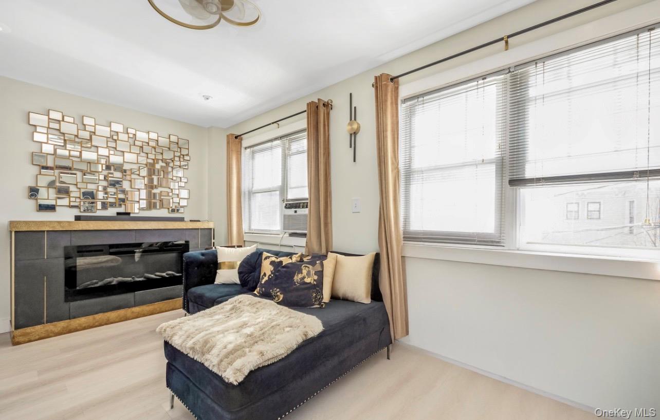 #16 photo, 1155 Welling Court, 뉴욕퀸즈 Astoria , NY 11102