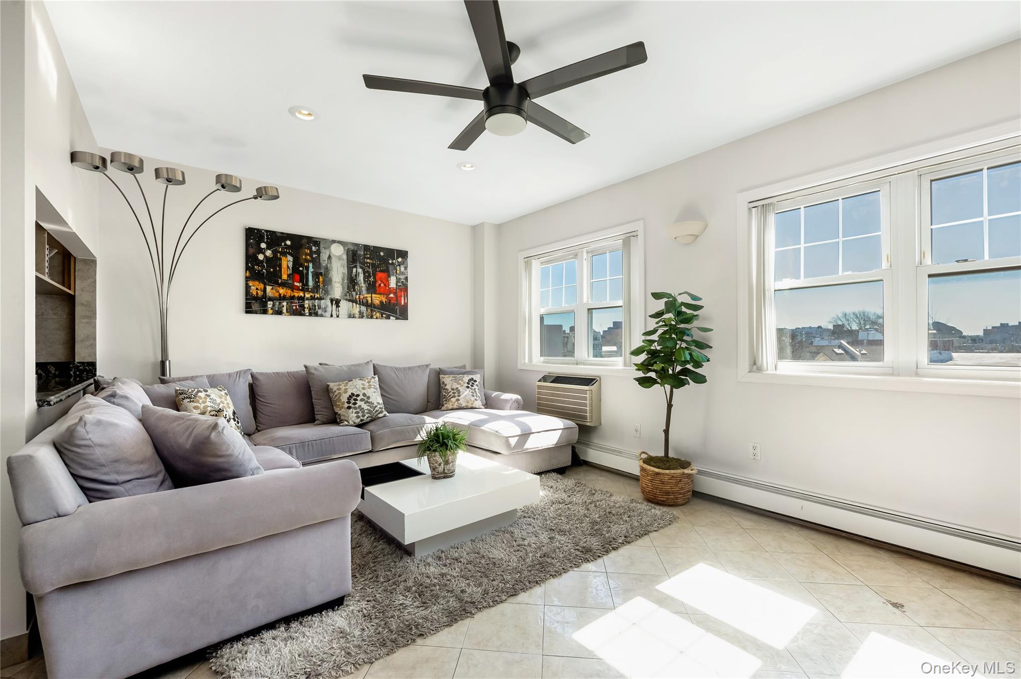 #4 photo, 1155 Welling Court, 뉴욕퀸즈 Astoria , NY 11102