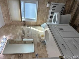 #18 photo, 225 Maple Avenue, Rockville Centre , NY 11570