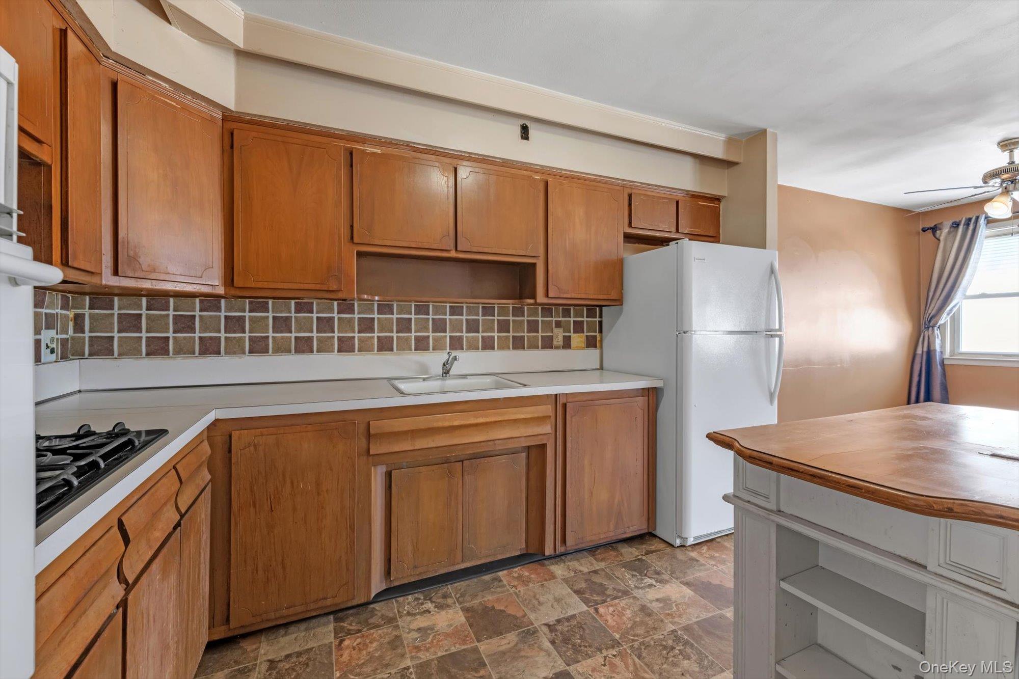 #4 photo, 14464 25th Road, Flushing , NY 11354